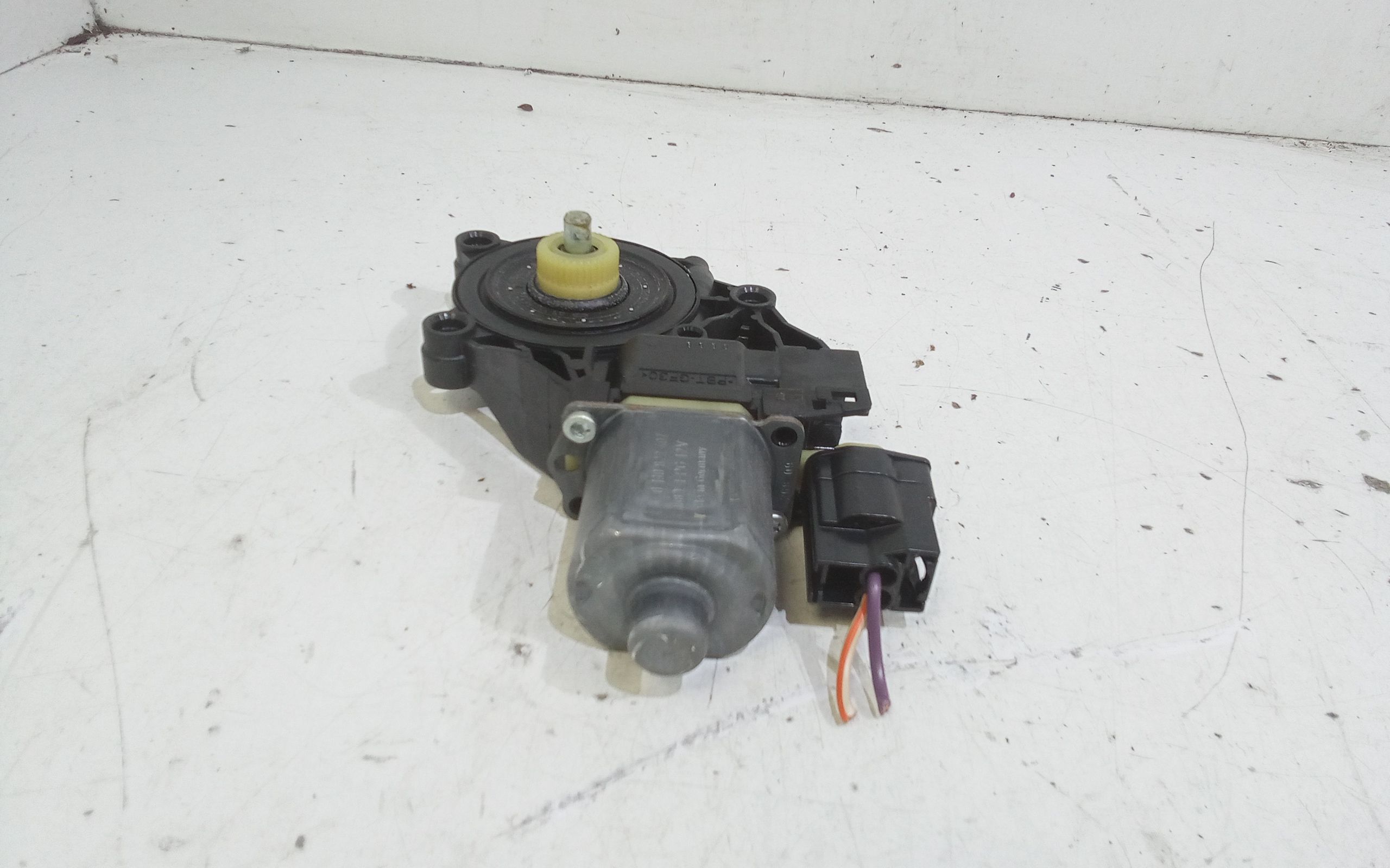 Motorino Alzacristallo Porta Ant. Destro 1543207 Usato