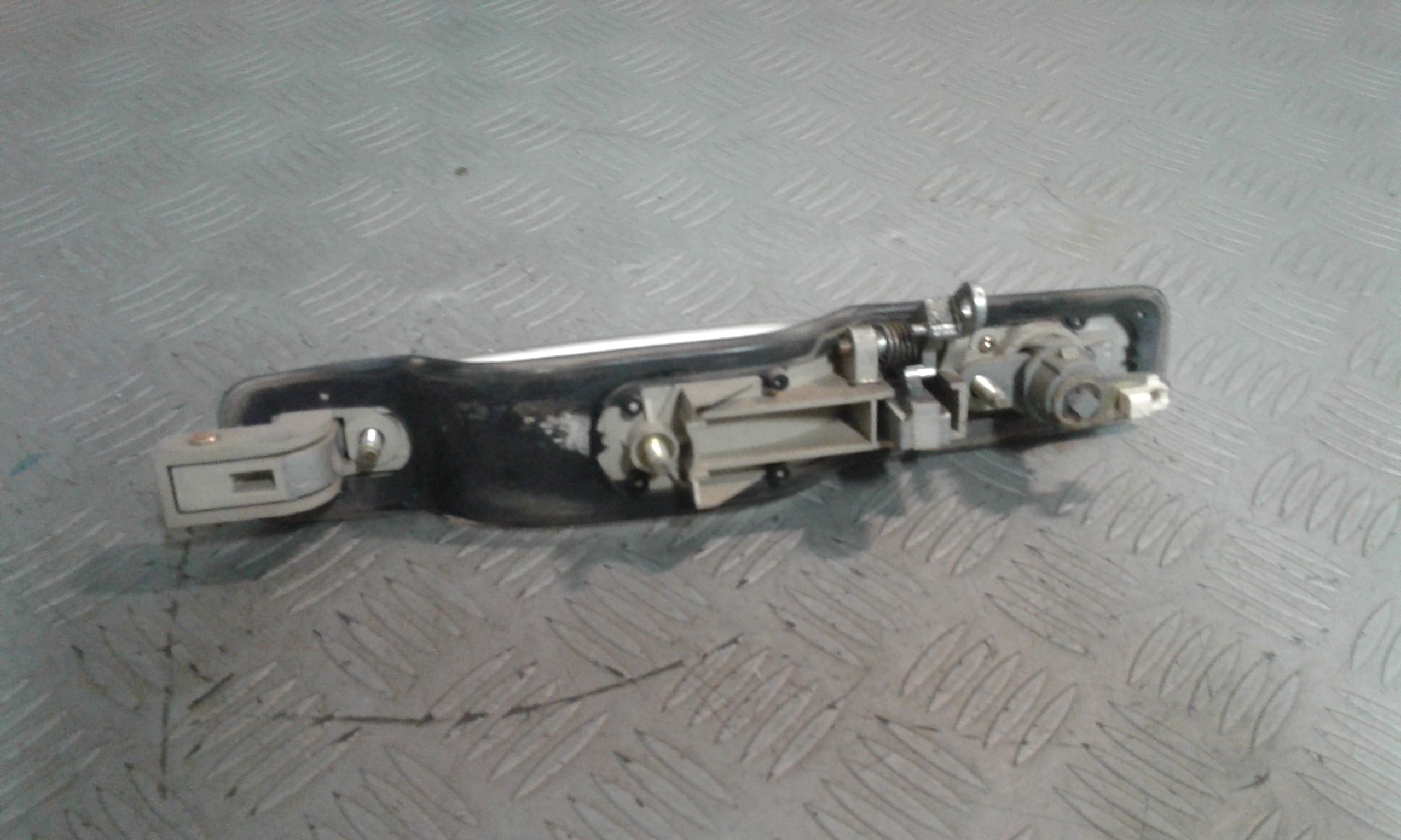 Maniglia Porta Ant. Destro 7246008010SAF Usato