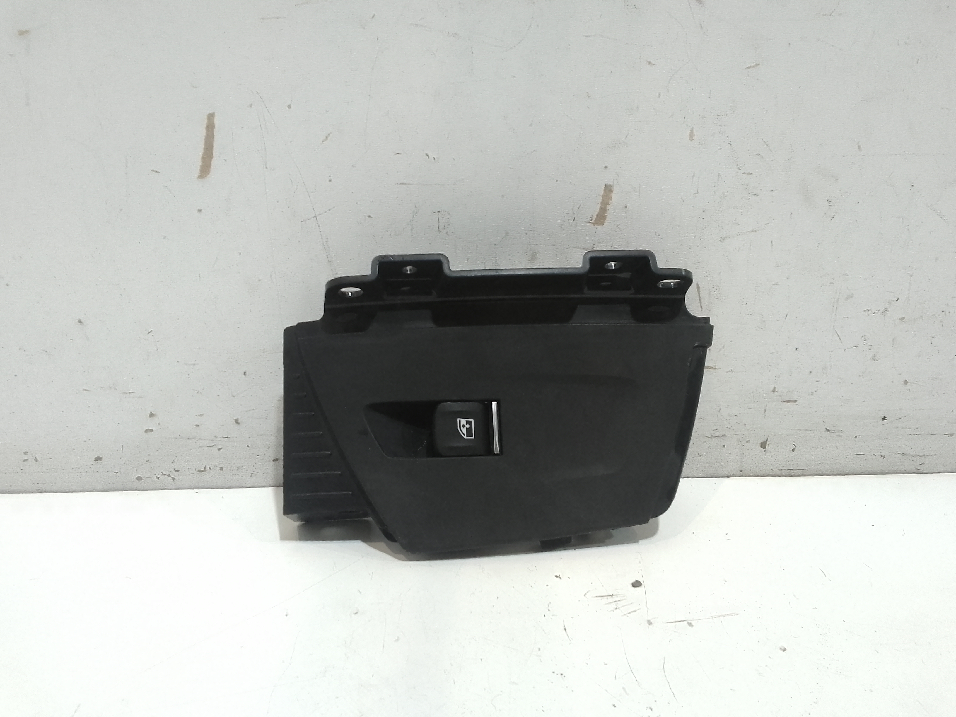 Interruttore Alzacristalli Porta Post. Destro 61319202019 Usato