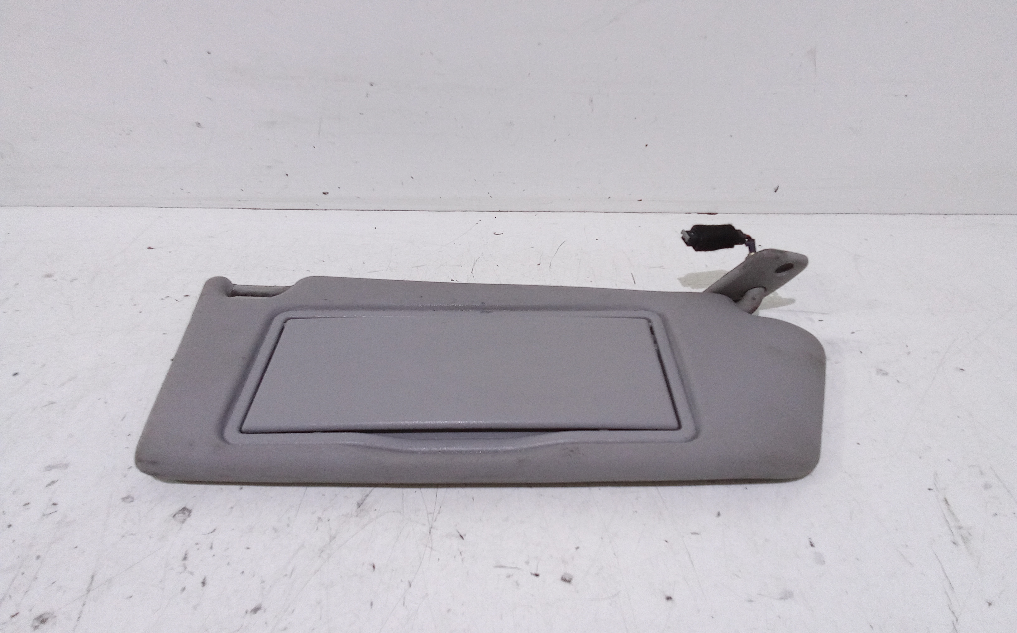 Aletta Parasole Parabrezza Destro 13113045 Usato