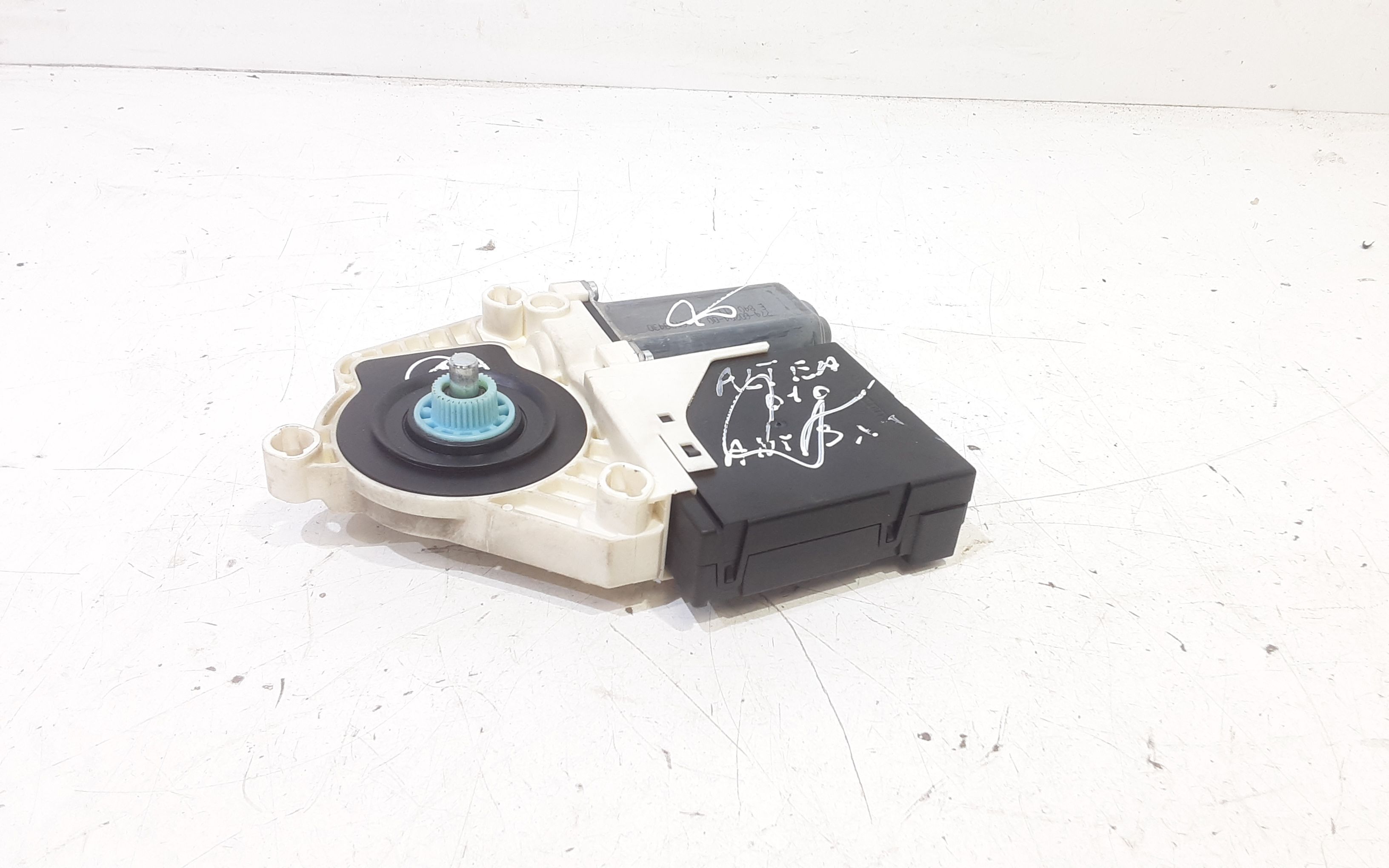 Motorino Alzacristallo Porta Ant. Sinistro 1T0959701C005 Usato