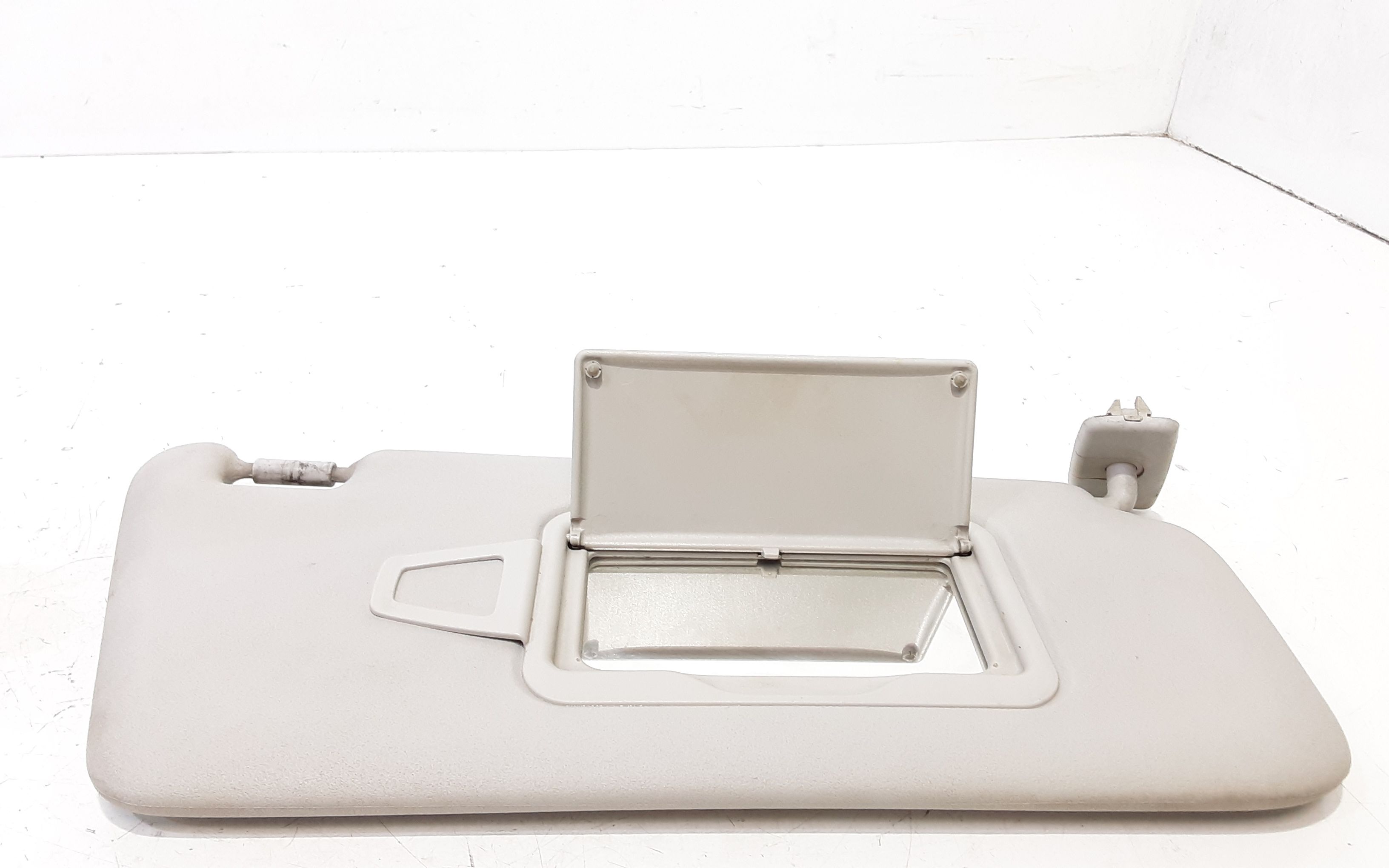 Aletta Parasole Parabrezza Destro A16981004107H48 Usato