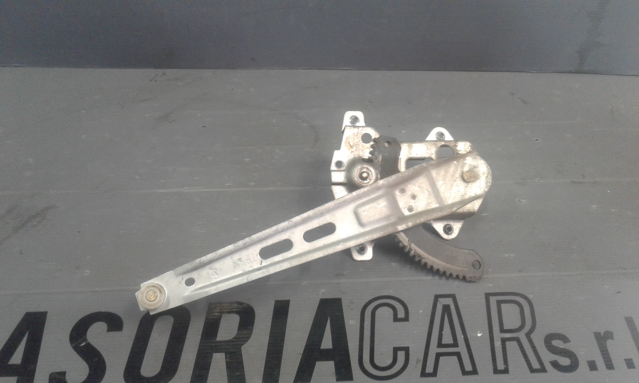 Alzacristallo Porta Post. Sinistro 834011C000 Usato