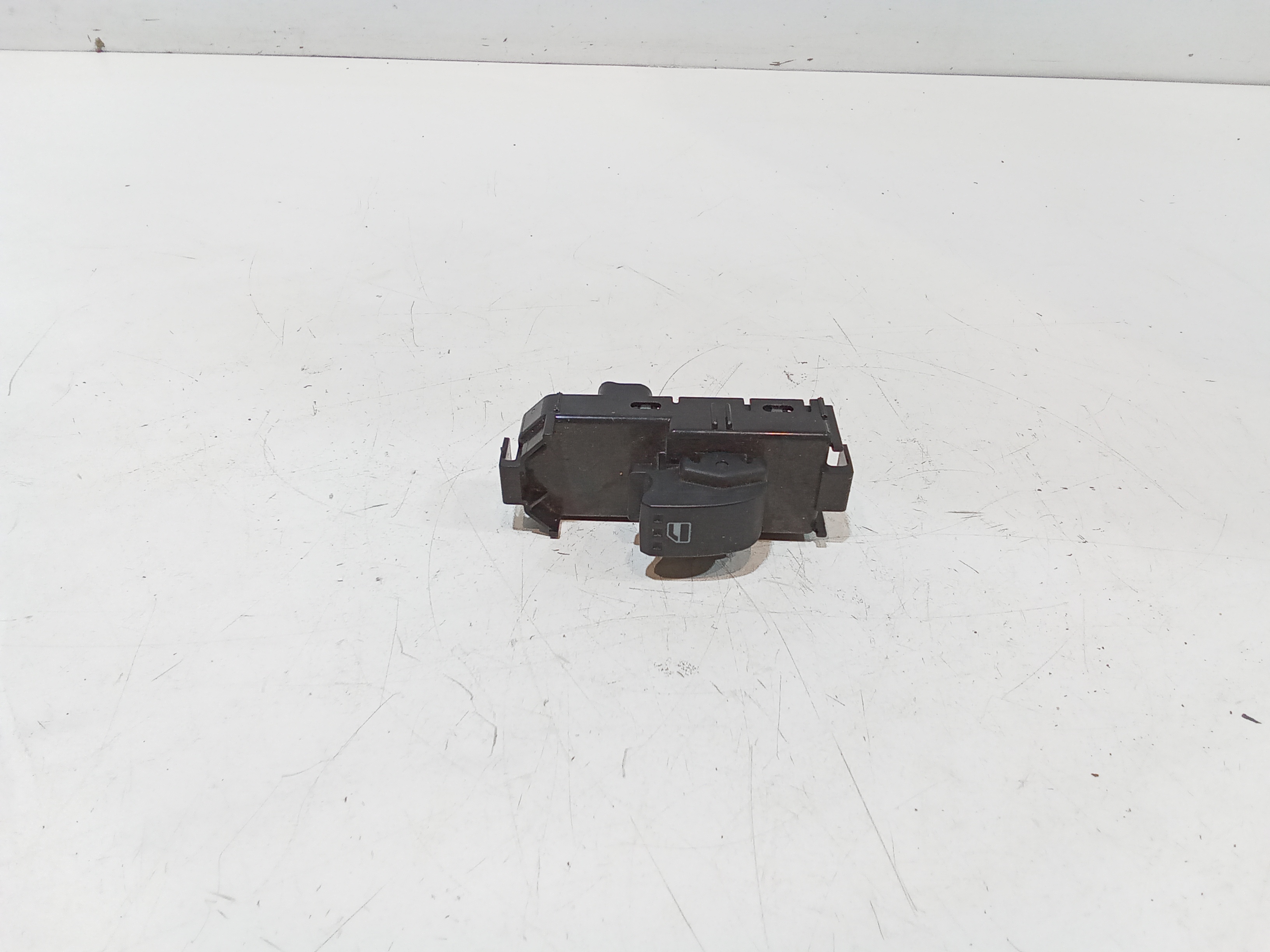 Interruttore Alzacristalli Porta Ant. Destro Usato