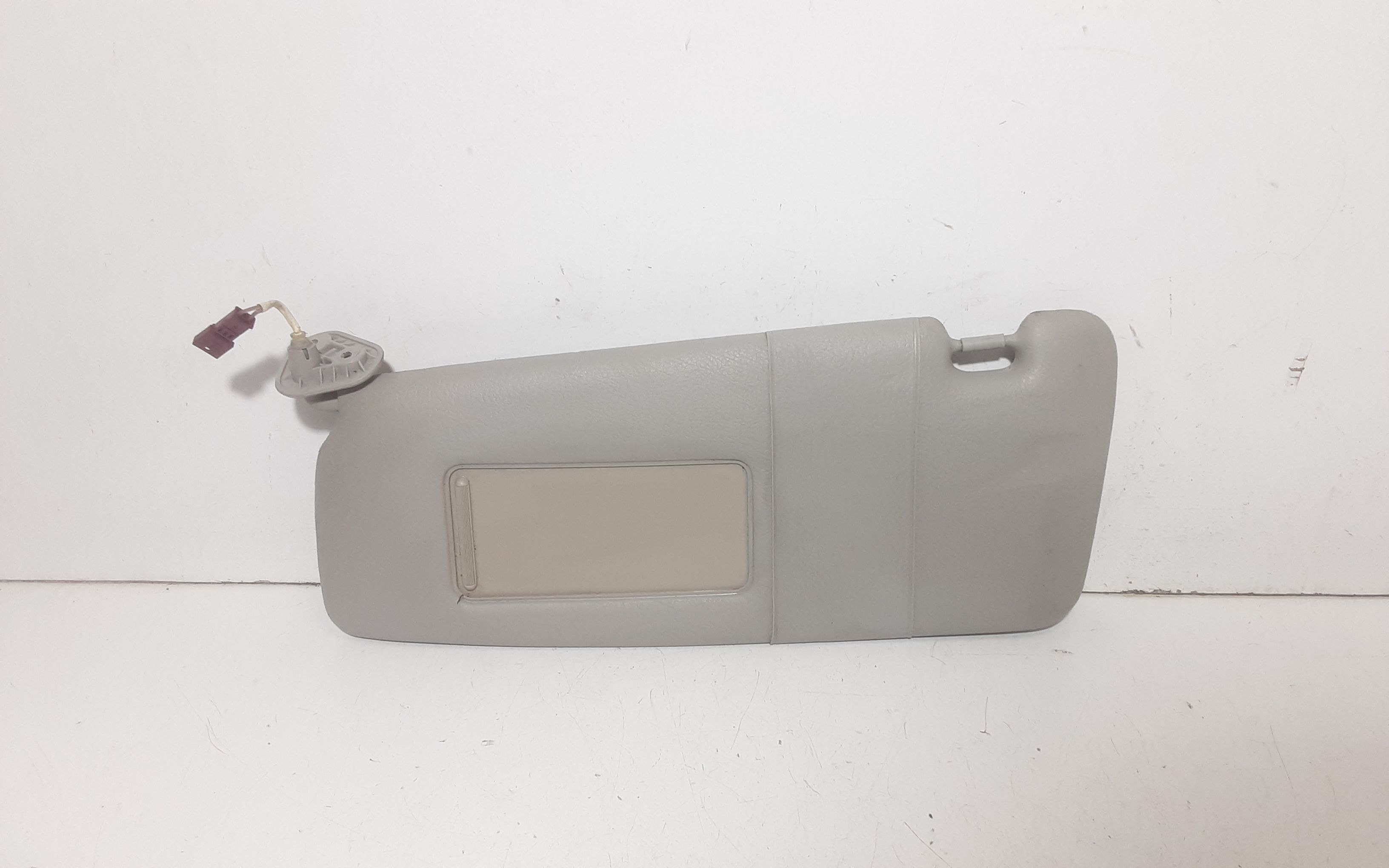 Aletta Parasole Parabrezza Sinistro 51162699047 Usato