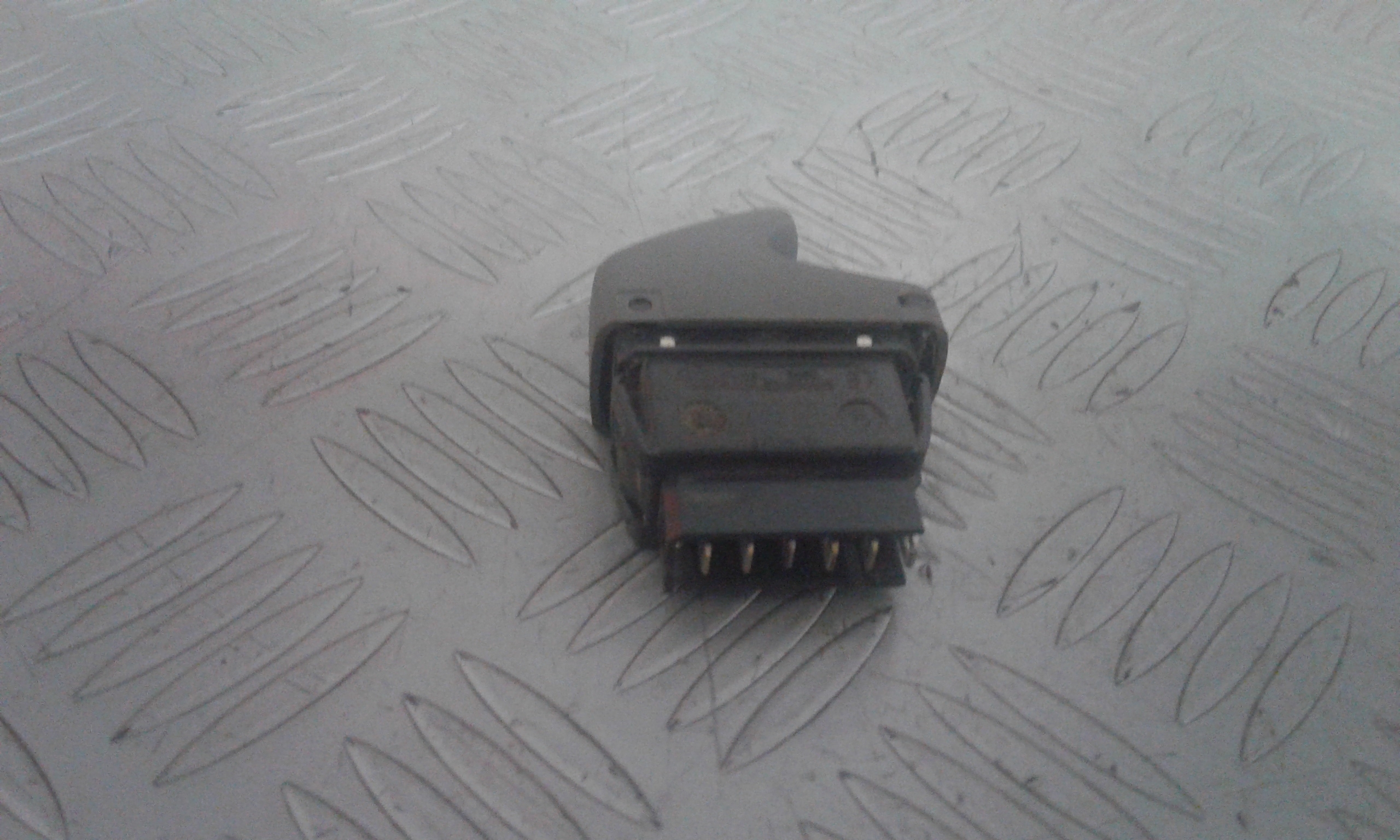 Interruttore Alzacristalli Porta Post. Destro Usato