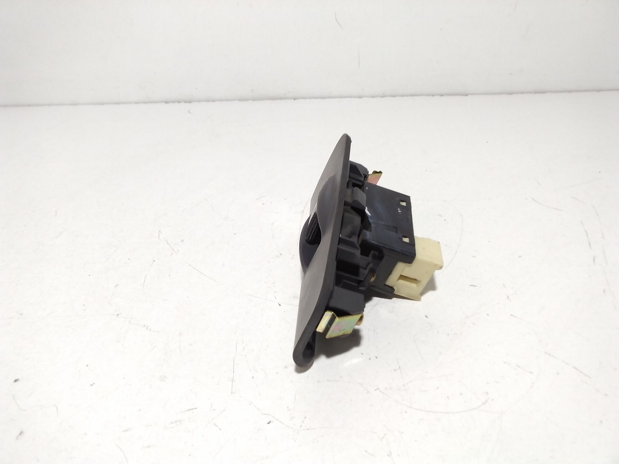 Interruttore Alzacristalli Porta Post. Sinistro 935802F00087 Usato