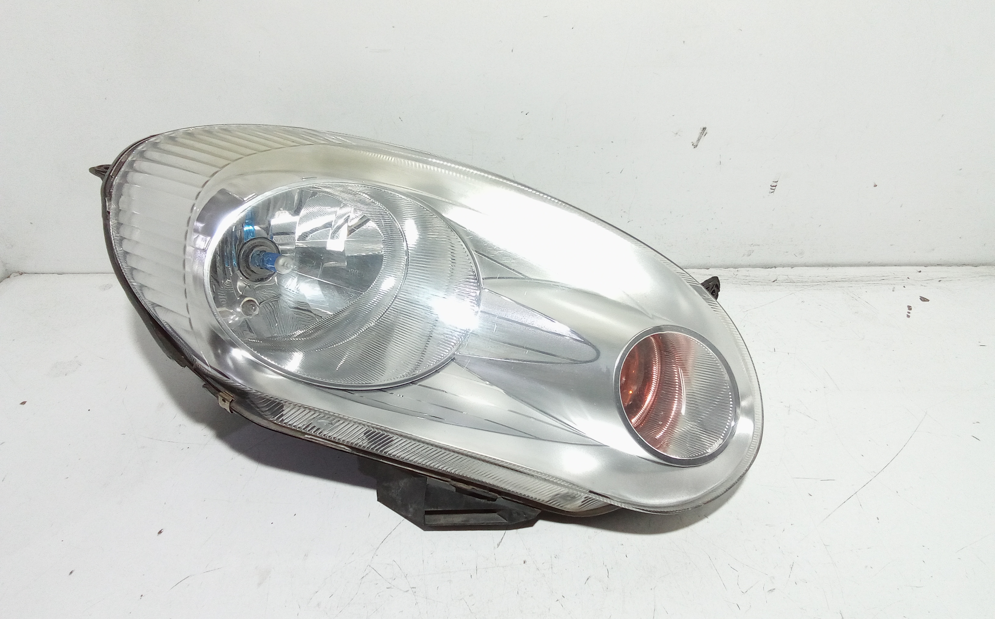 Proiettore Destro 733010068 Usato