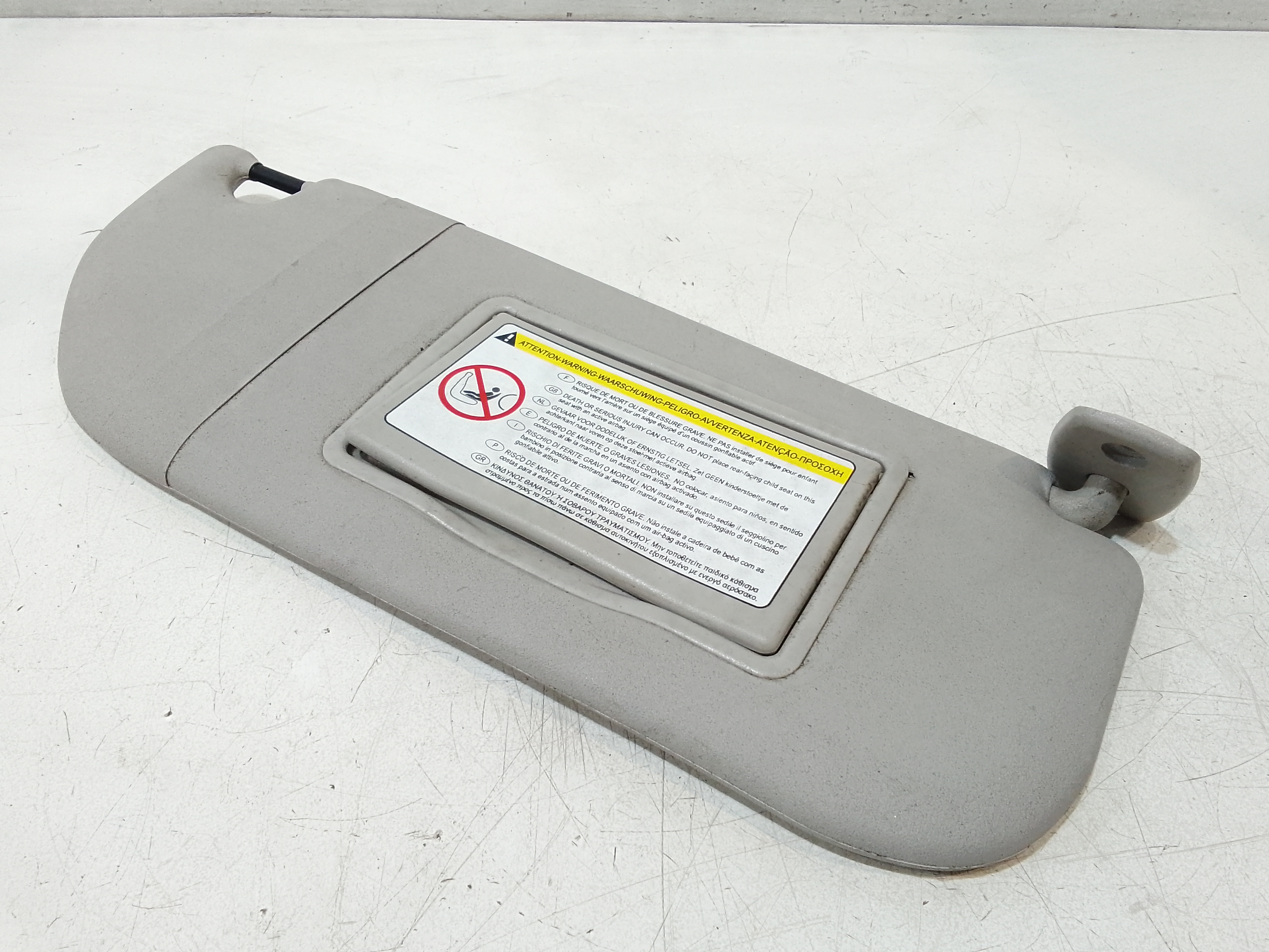 Aletta Parasole Parabrezza Destro 0474109010 Usato