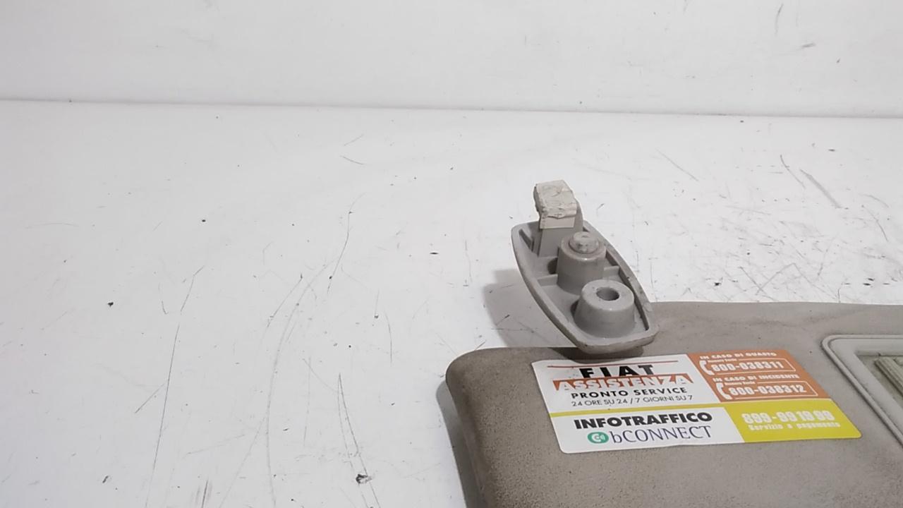 Aletta Parasole Parabrezza Sinistro 735361679 Usato