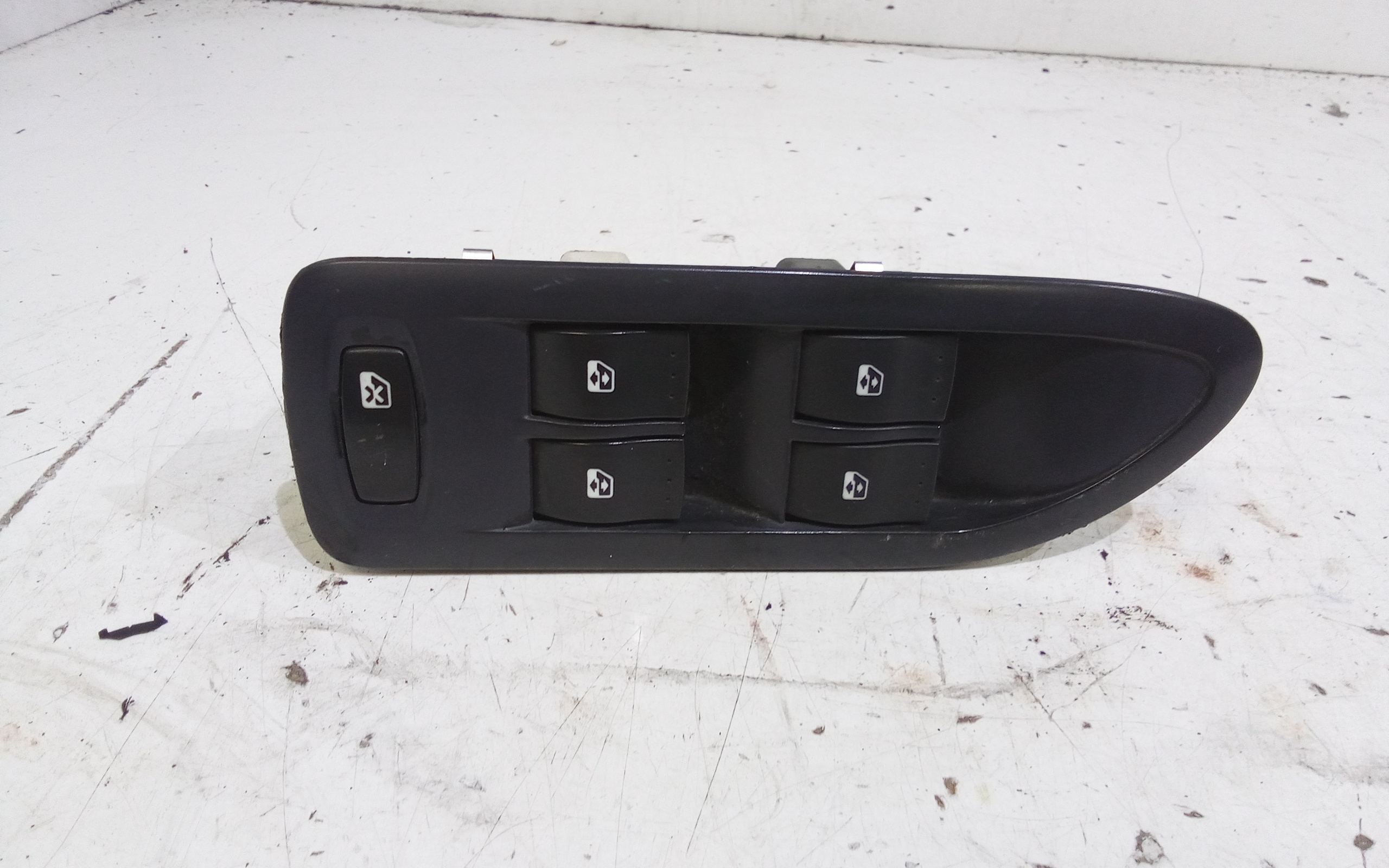 Interruttore Alzacristalli Porta Ant. Sinistro Usato