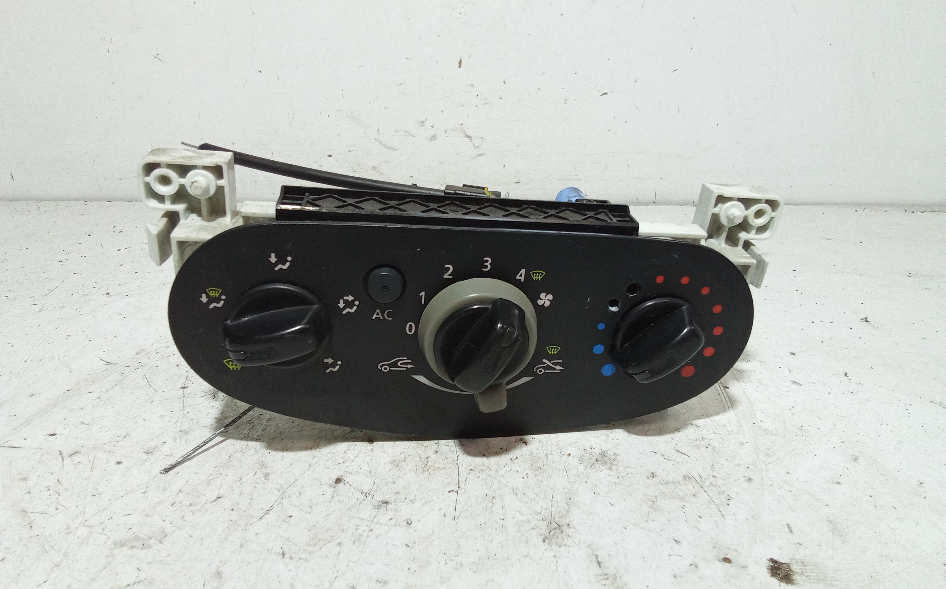 Blocco Comando Climatizzazione 6001551800 Usato