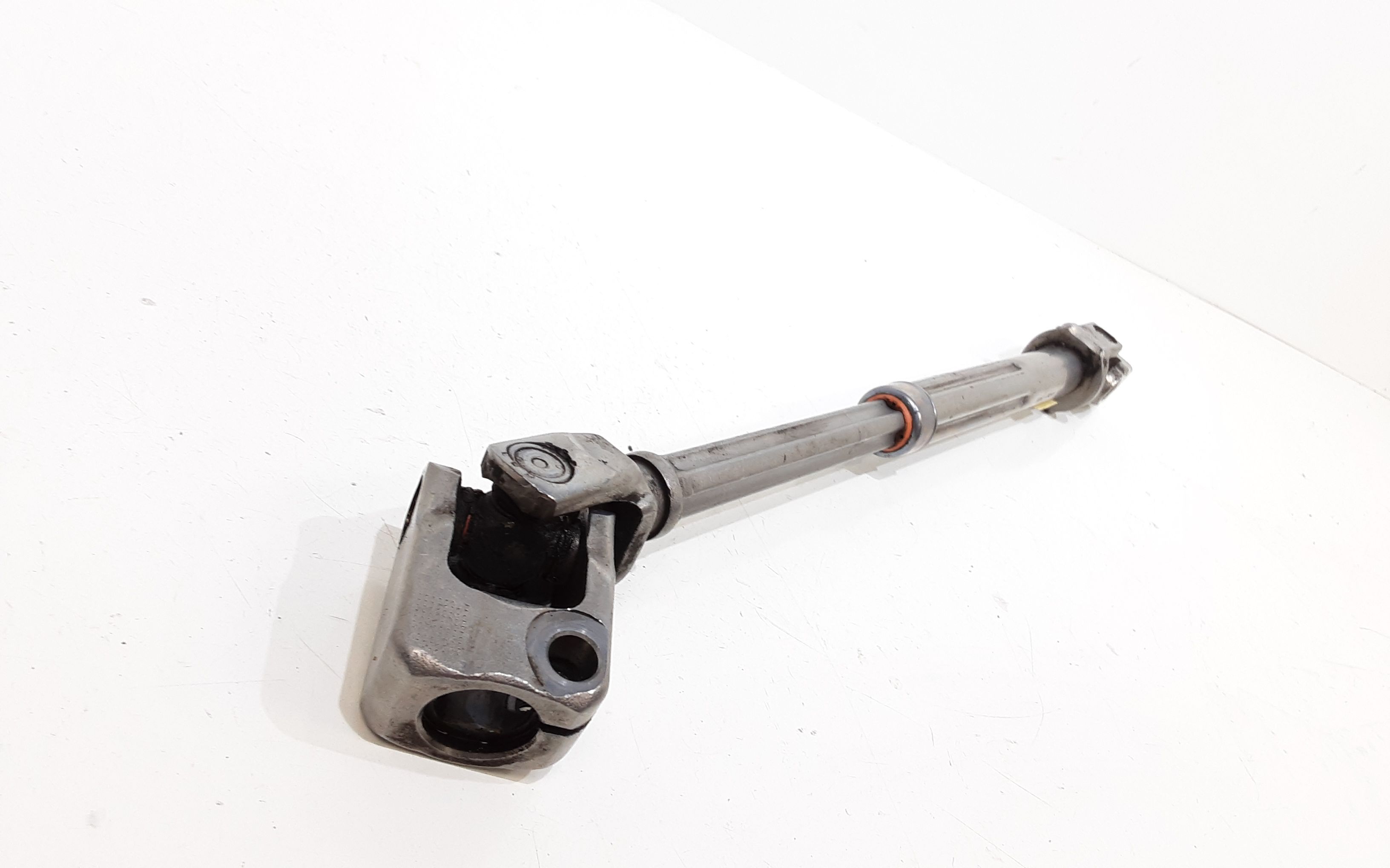 Albero Sterzo Inf. K05057539AH Usato