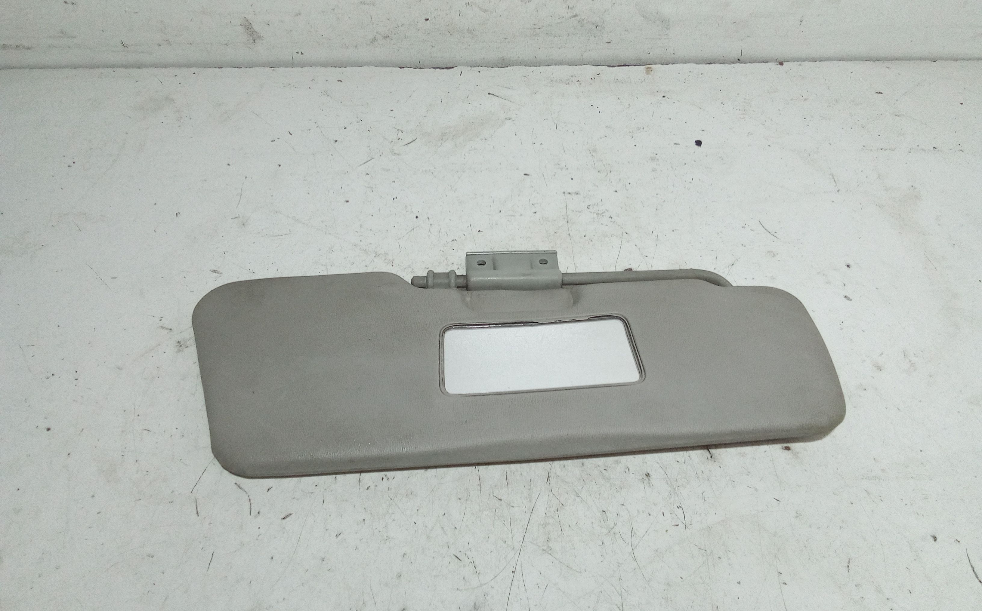 Aletta Parasole Parabrezza Destro 735244339 Usato