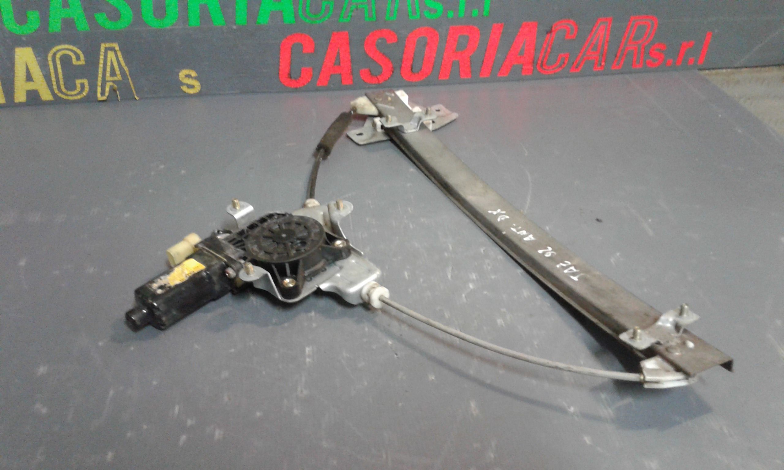 Alzacristallo Porta Ant. Destro 72210SAA003 Usato