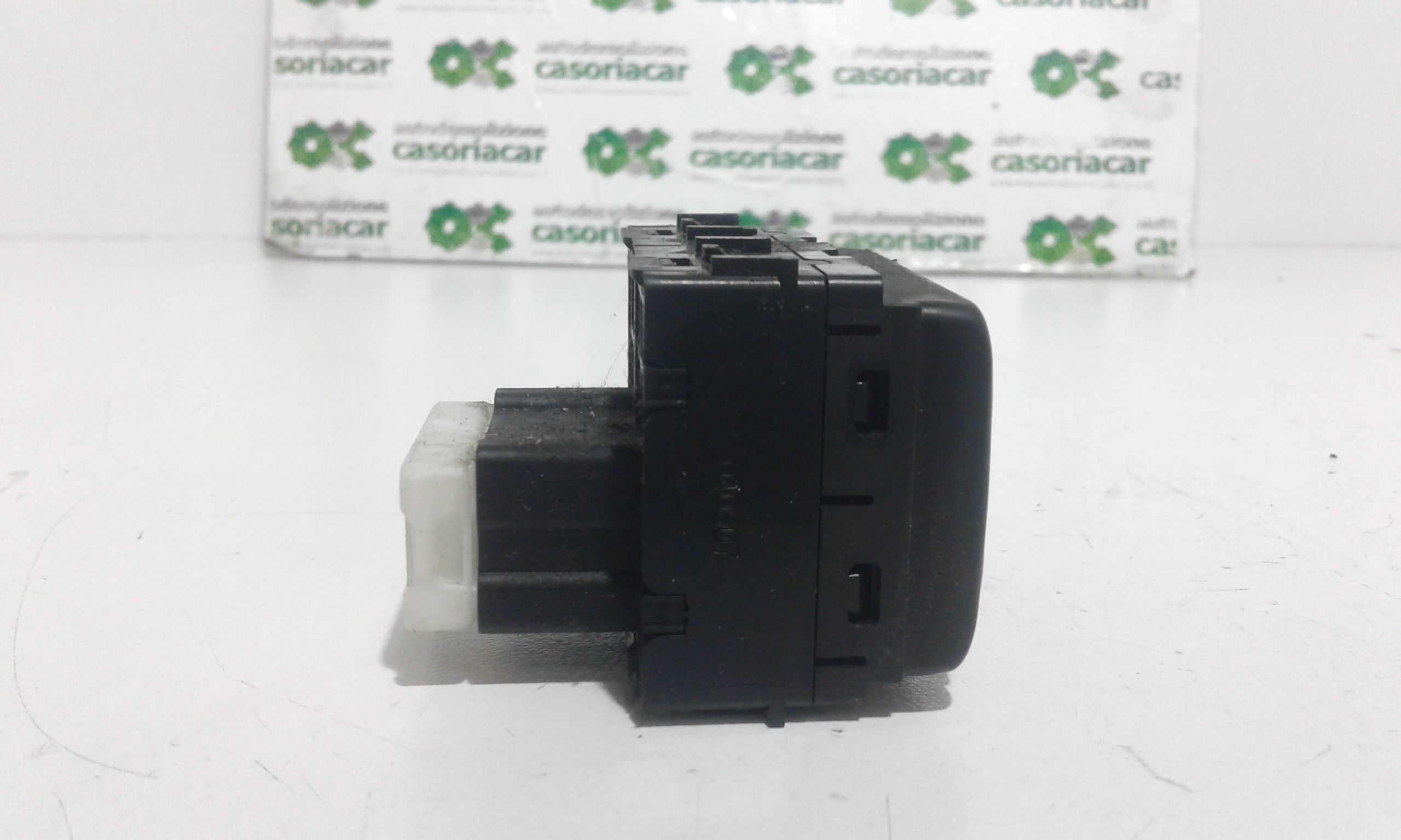 Interruttore Regolazione Retrovisore Est. 25570CT01B Usato