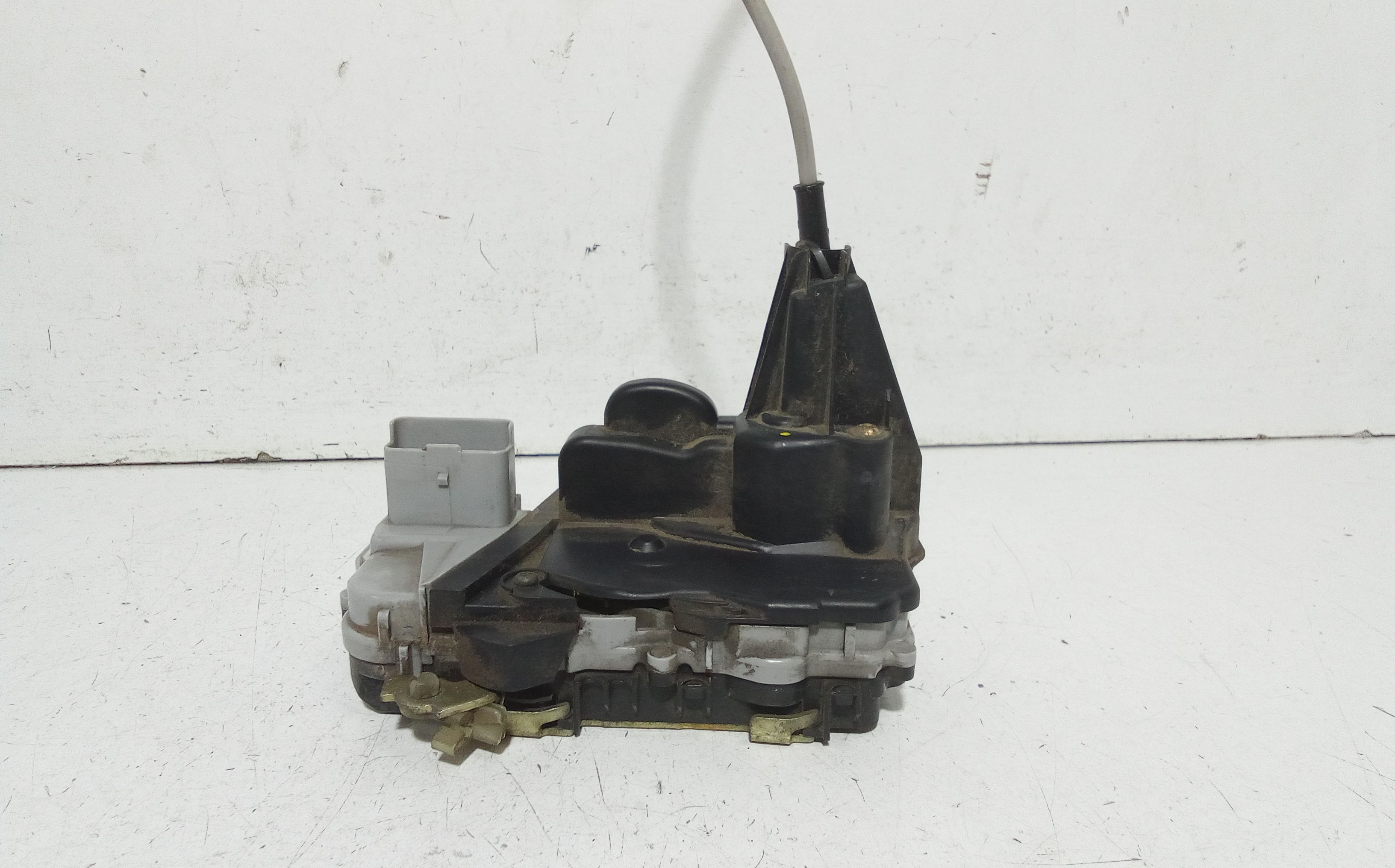 Serratura Porta Ant. Destro 9136AA Usato