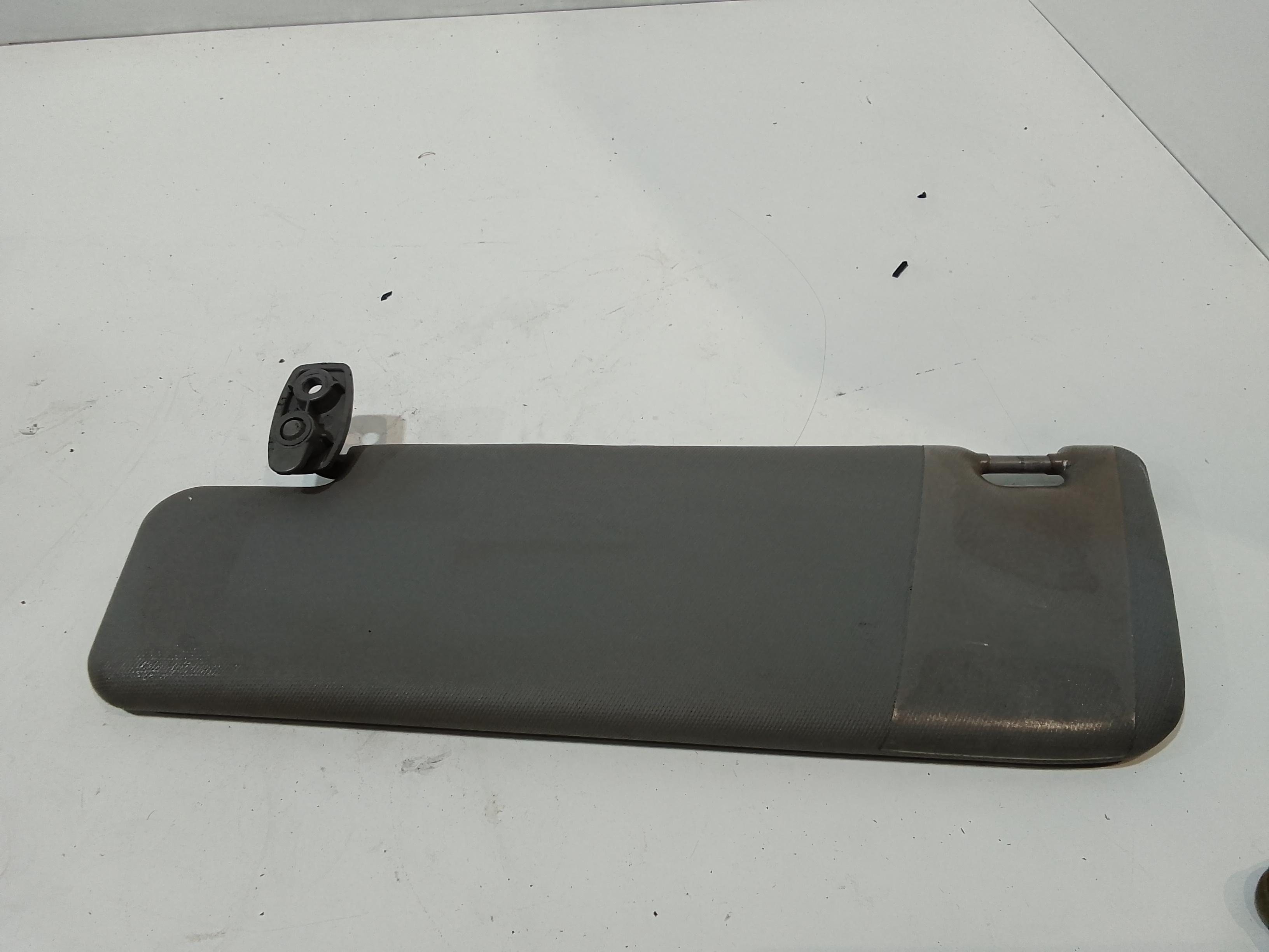 Aletta Parasole Parabrezza Sinistro 735734958 Usato