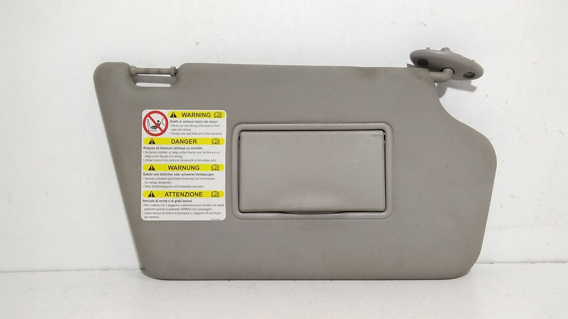 Aletta Parasole Parabrezza Destro DD106927094 Usato