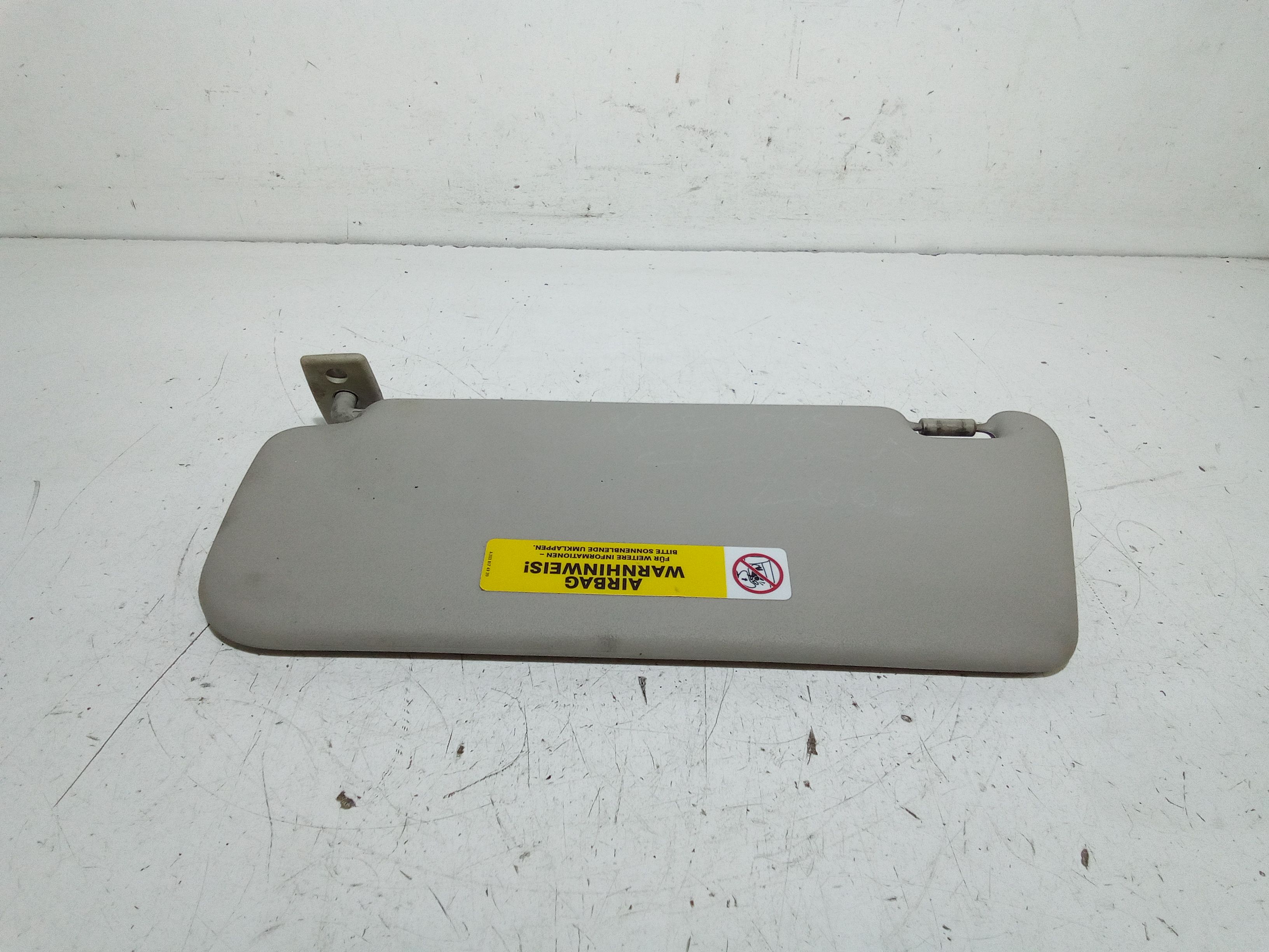 Aletta Parasole Parabrezza Destro A1688100410 Usato