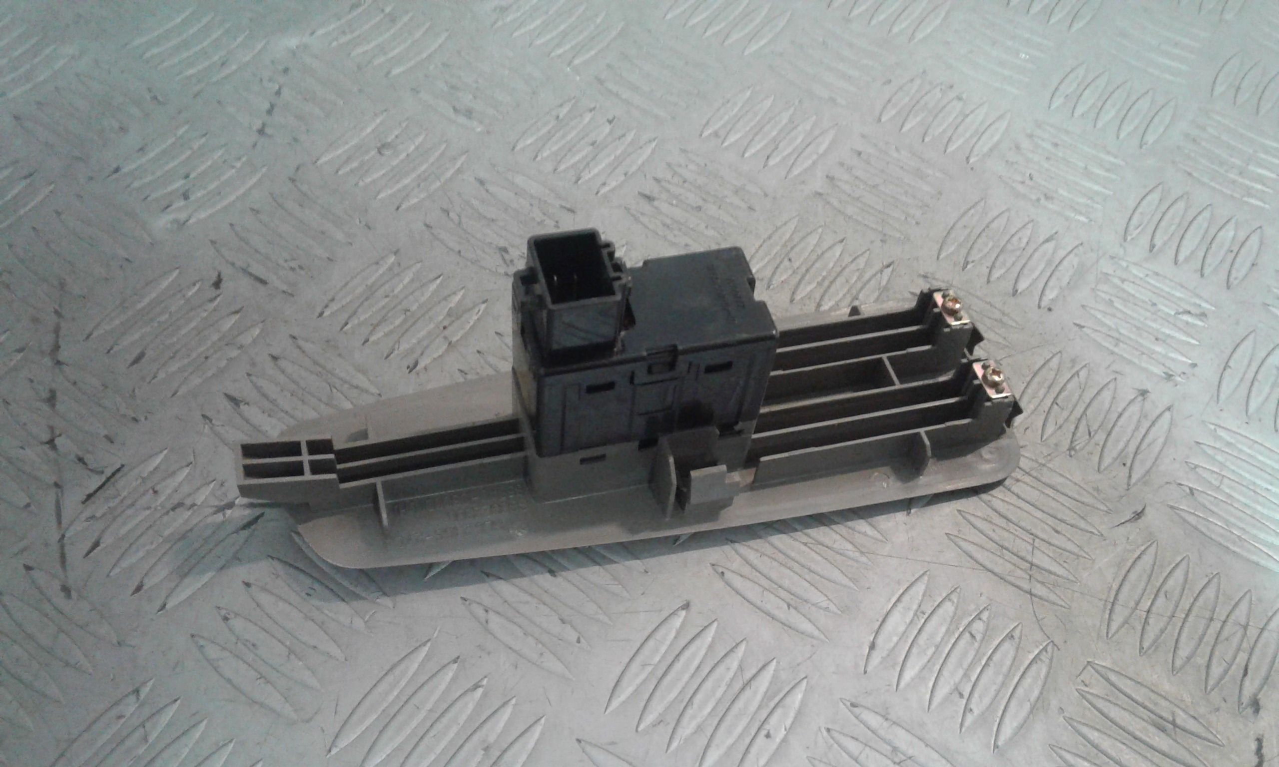 Interruttore Alzacristalli Porta Post. Sinistro 8584008001LAM Usato