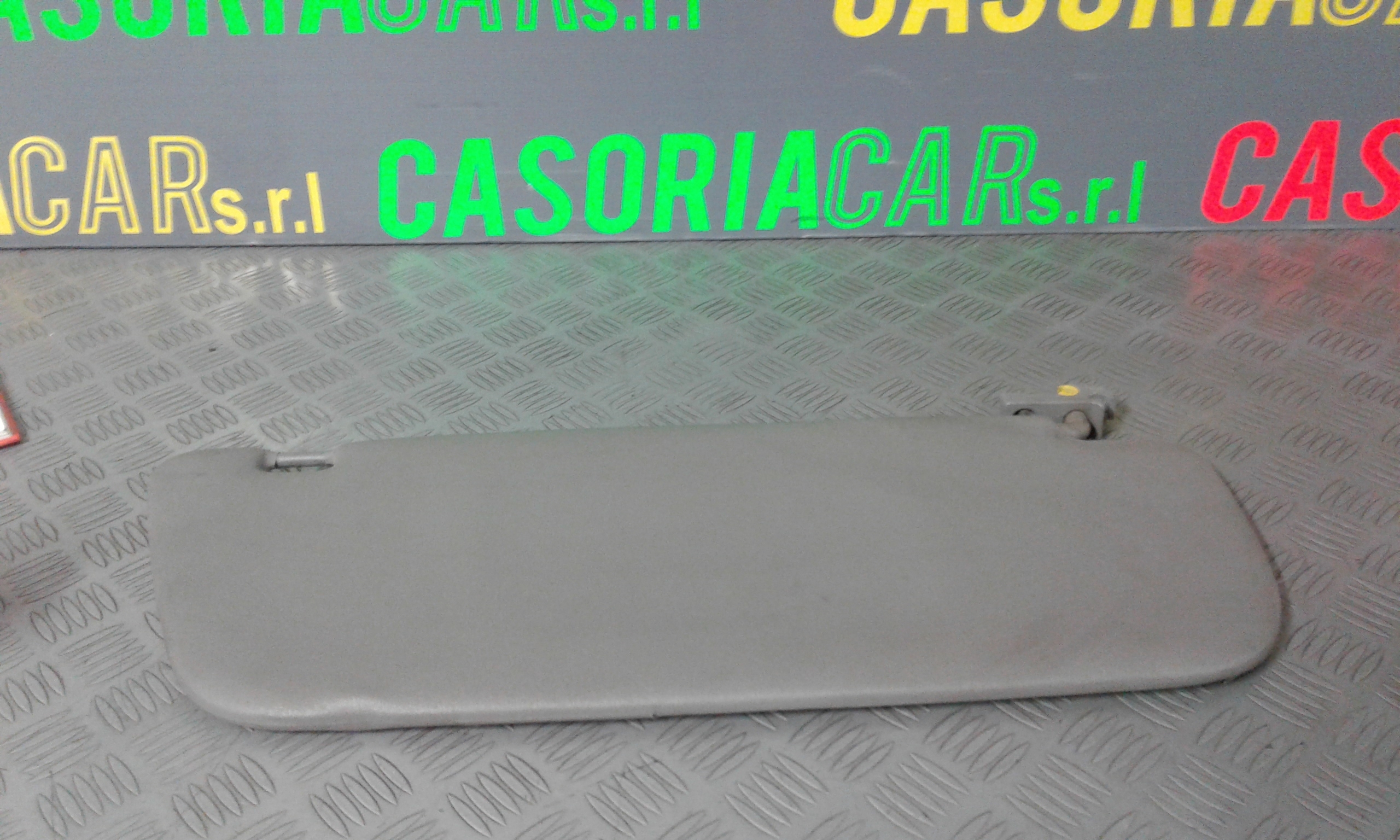 Aletta Parasole Parabrezza Sinistro A90681000107K00 Usato