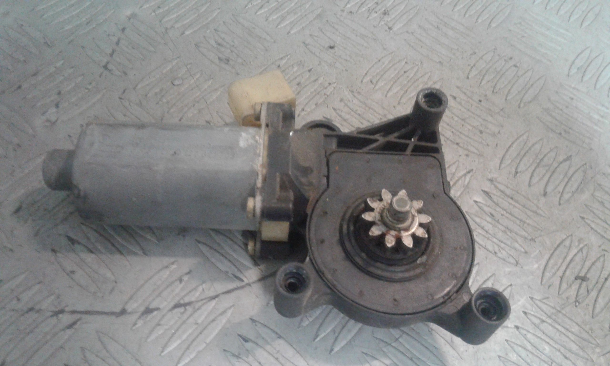 Motorino Alzacristallo Porta Ant. Sinistro A2108205742 Usato