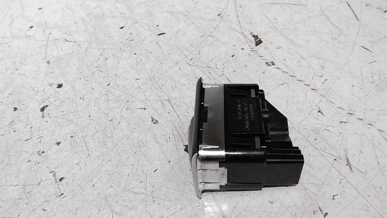 Interruttore Alzacristalli Porta Ant. Destro Usato