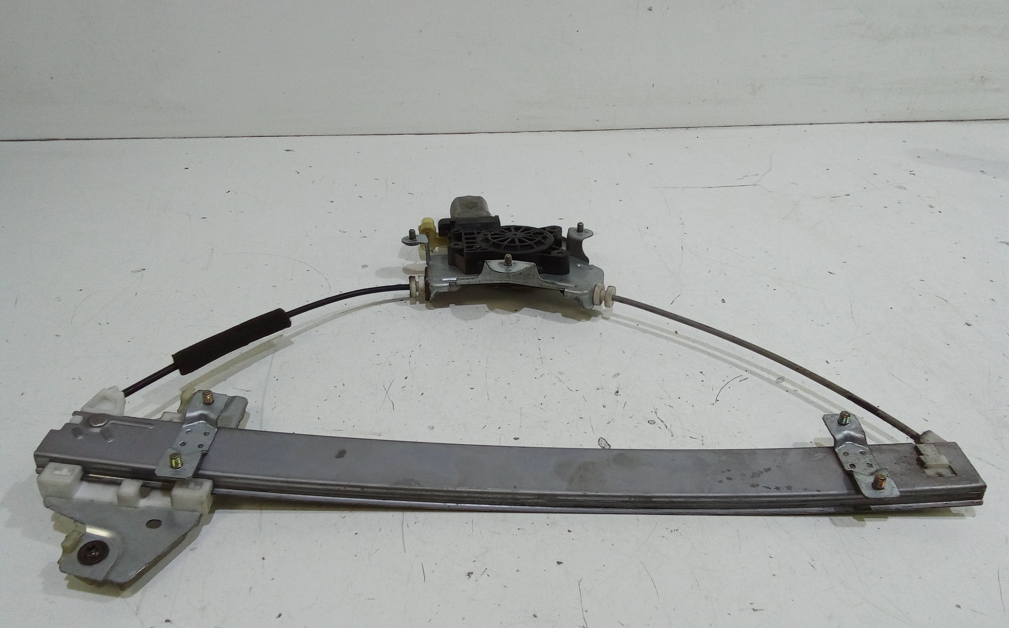 Alzacristallo Porta Ant. Sinistro 8240107000 Usato