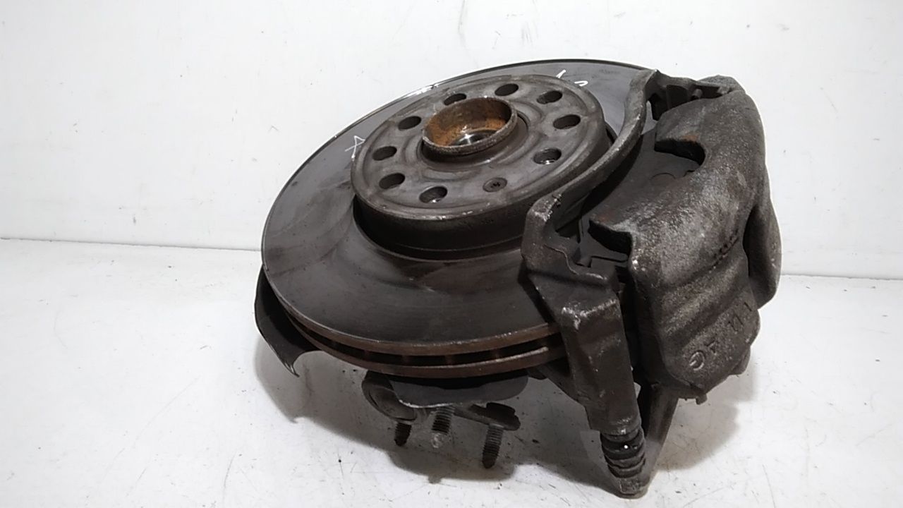 Fusello Montante Mozzo Anteriore Sinistro Usato