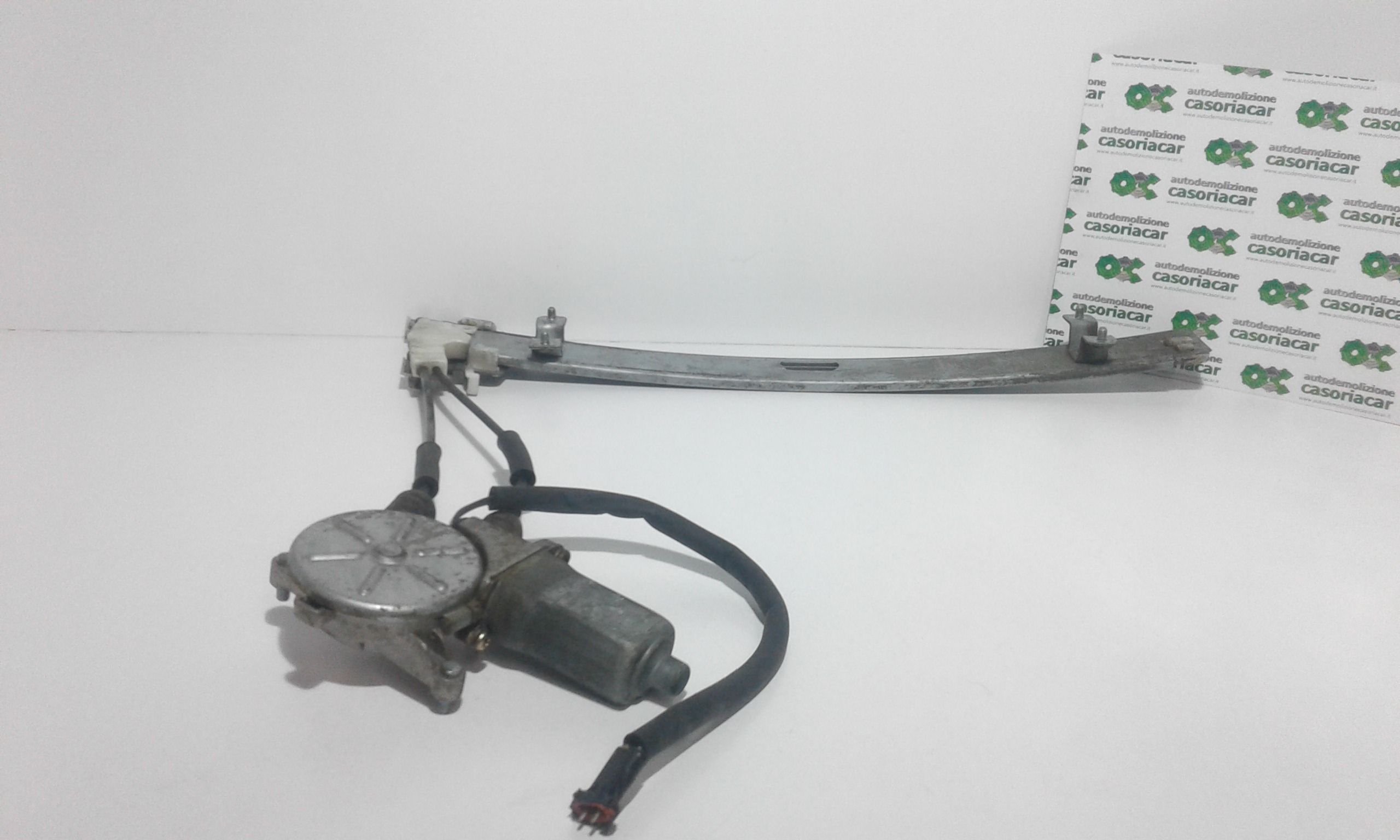 Alzacristallo Porta Ant. Destro 0K30A58560B Usato