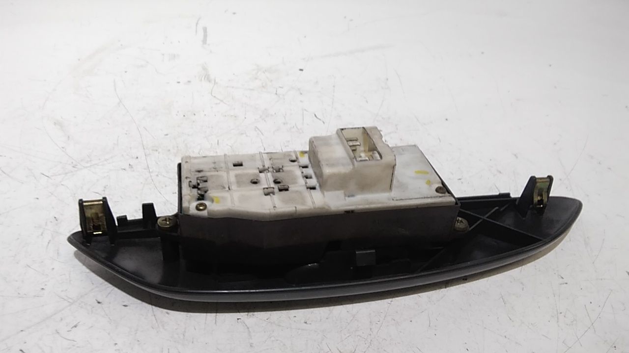 Interruttore Alzacristalli Porta Ant. Sinistro 848200D040 Usato