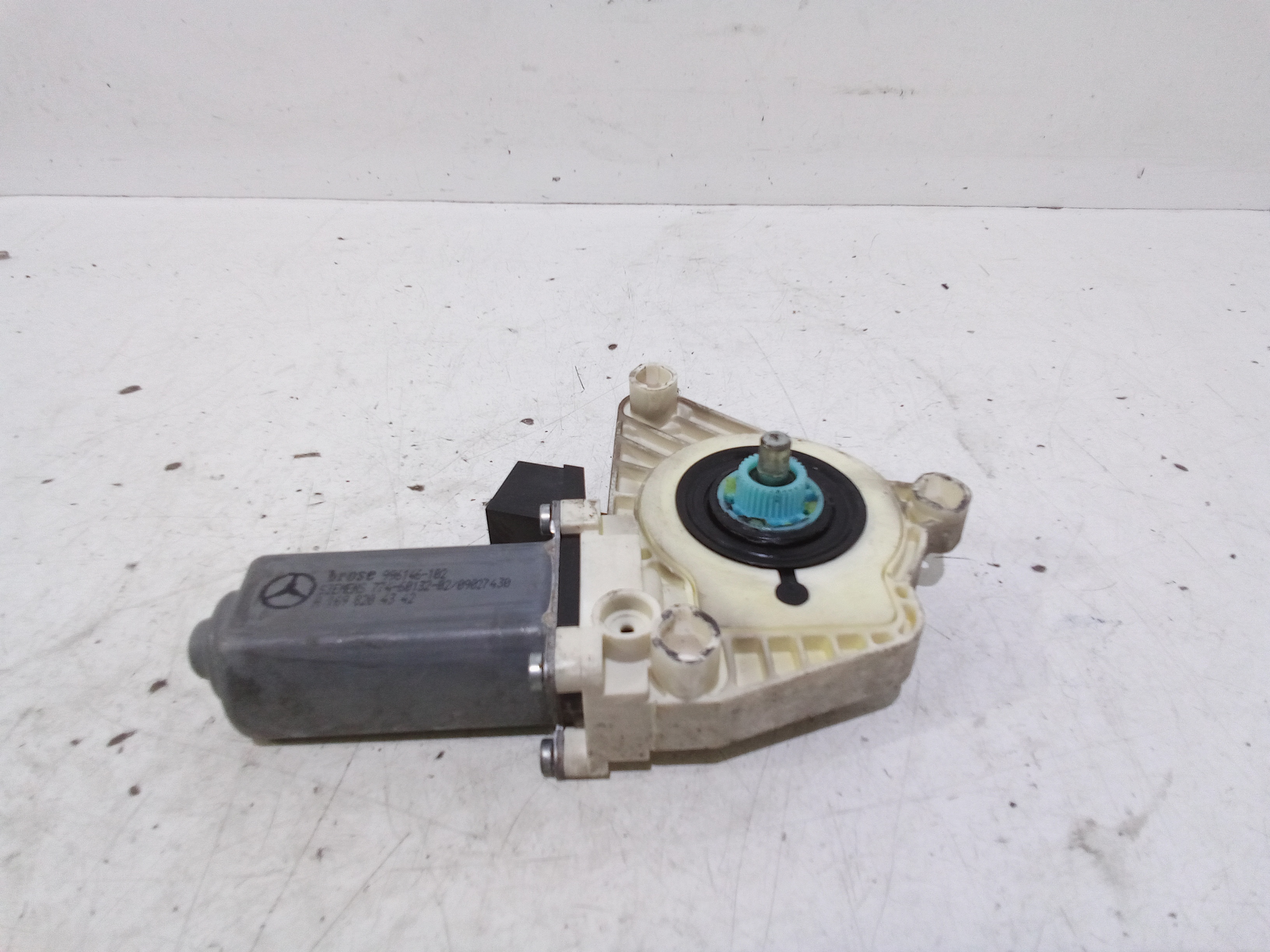 Motorino Alzacristallo Porta Ant. Sinistro A1698201542 Usato