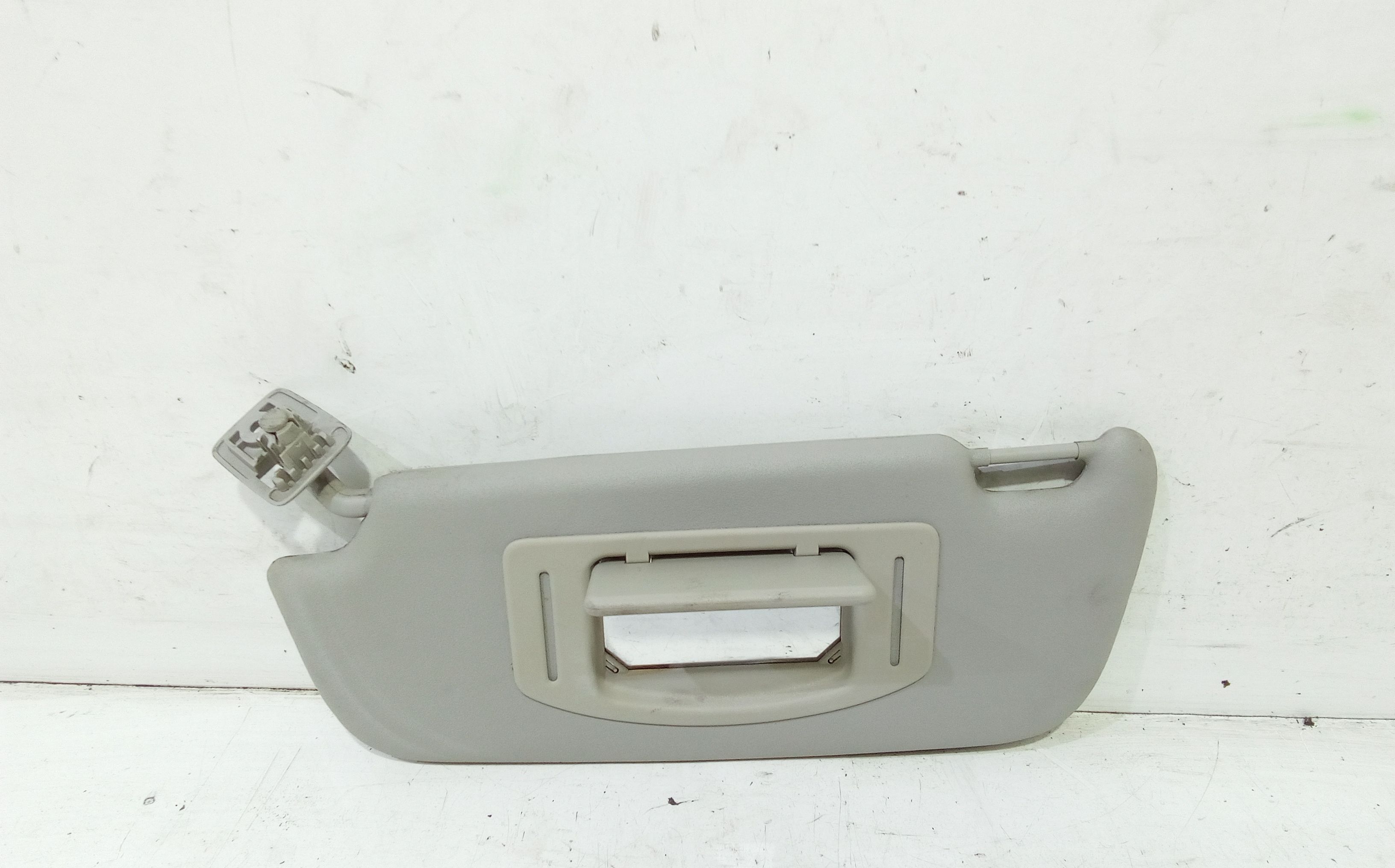 Aletta Parasole Parabrezza Sinistro A4548100910CH0A Usato