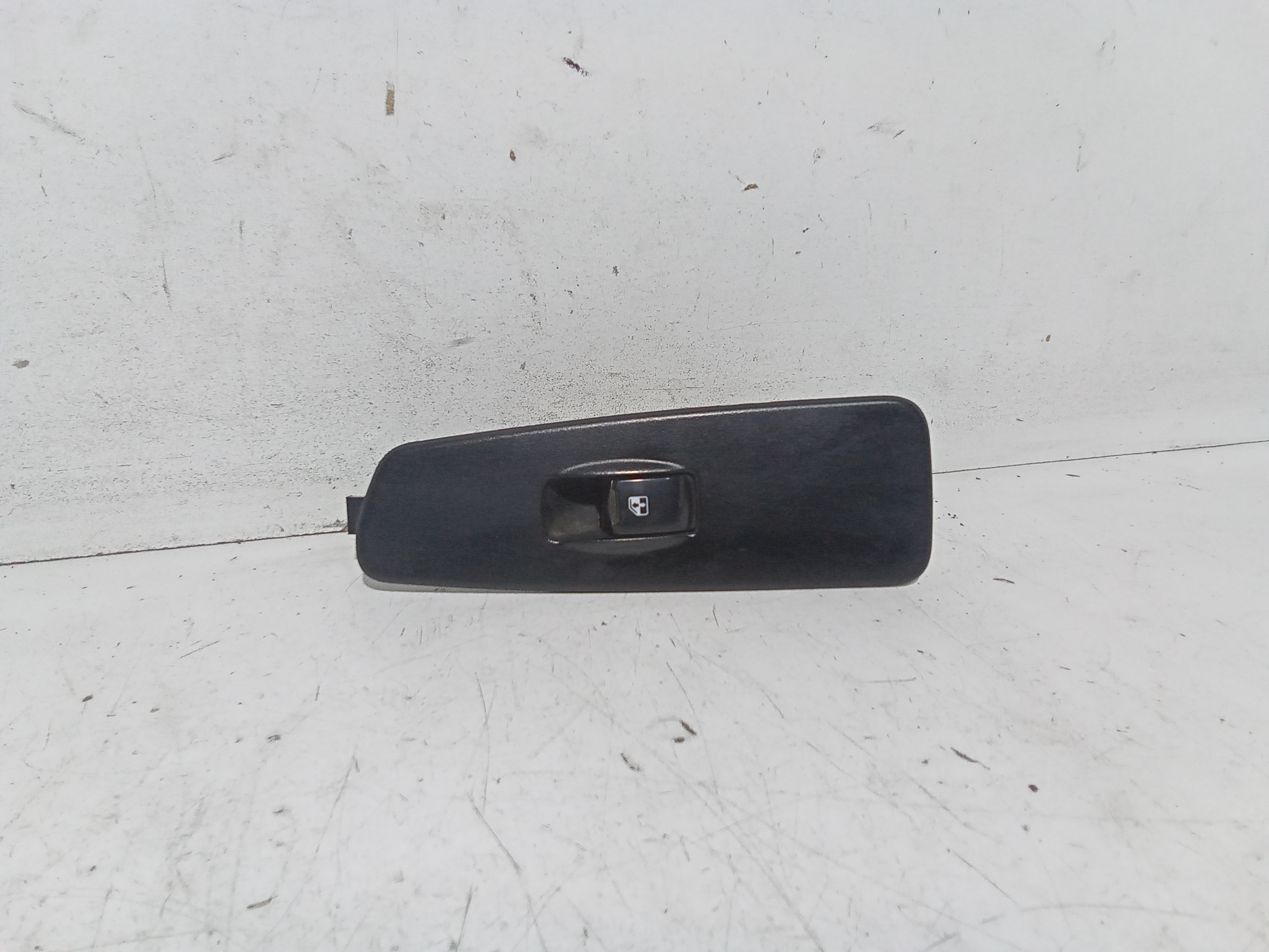 Interruttore Alzacristalli Porta Post. Destro 8584008101LAM Usato