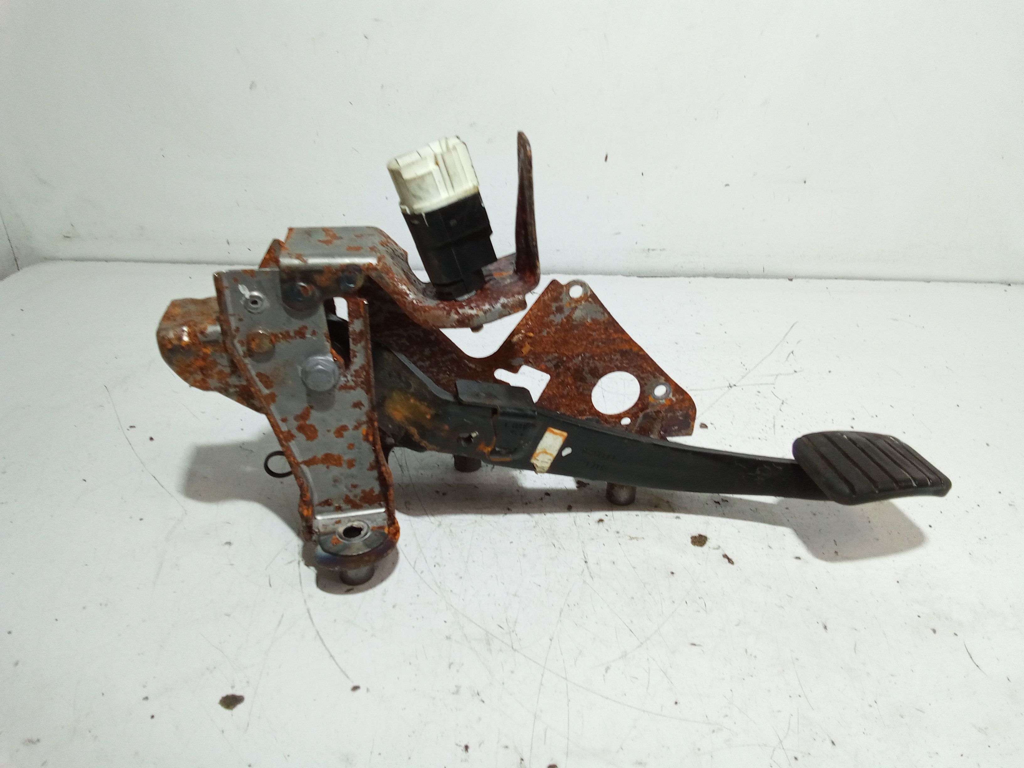 Pedale Freno 465011442R Usato