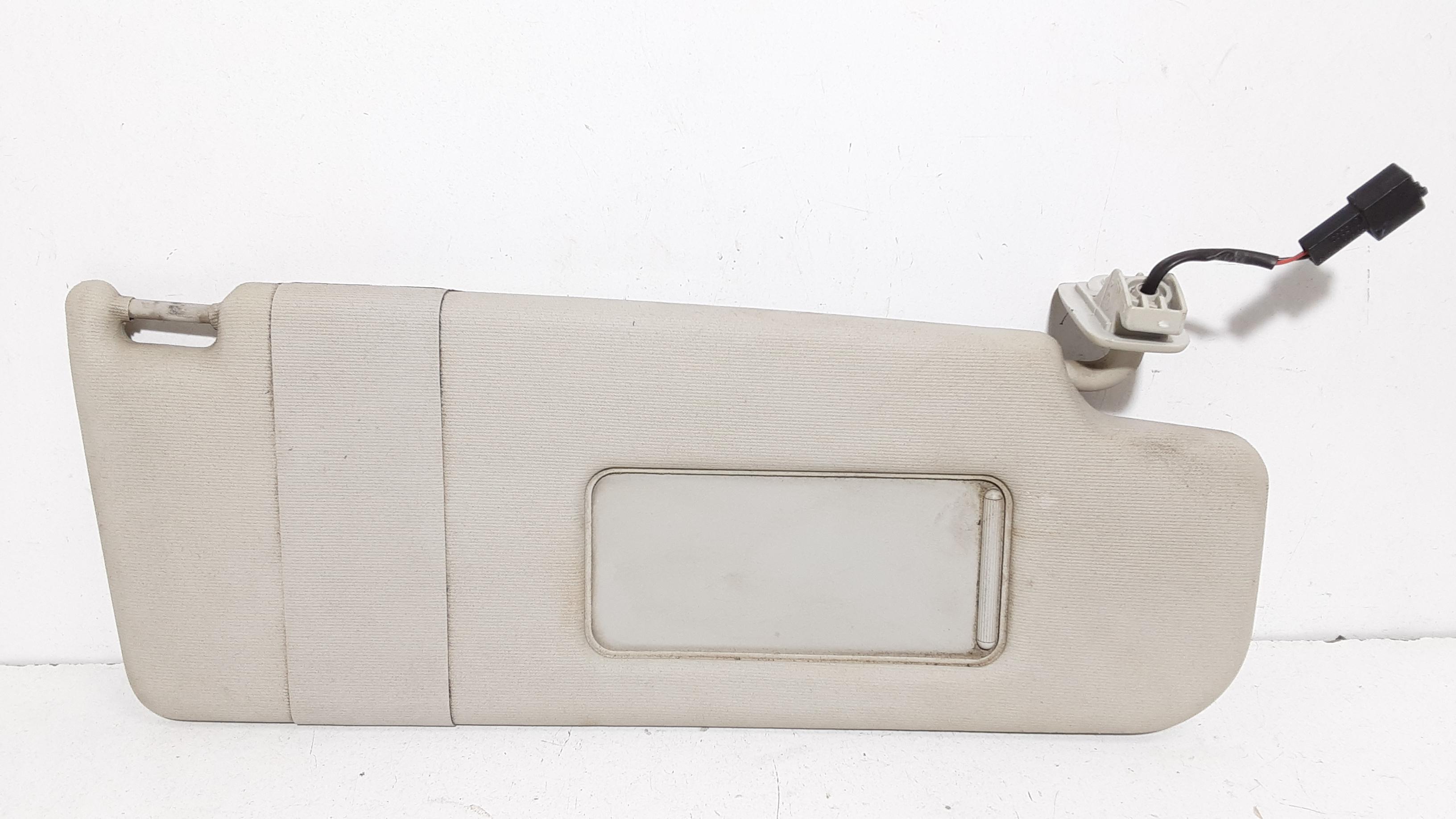 Aletta Parasole Parabrezza Destro 1K0857552L2F4 Usato