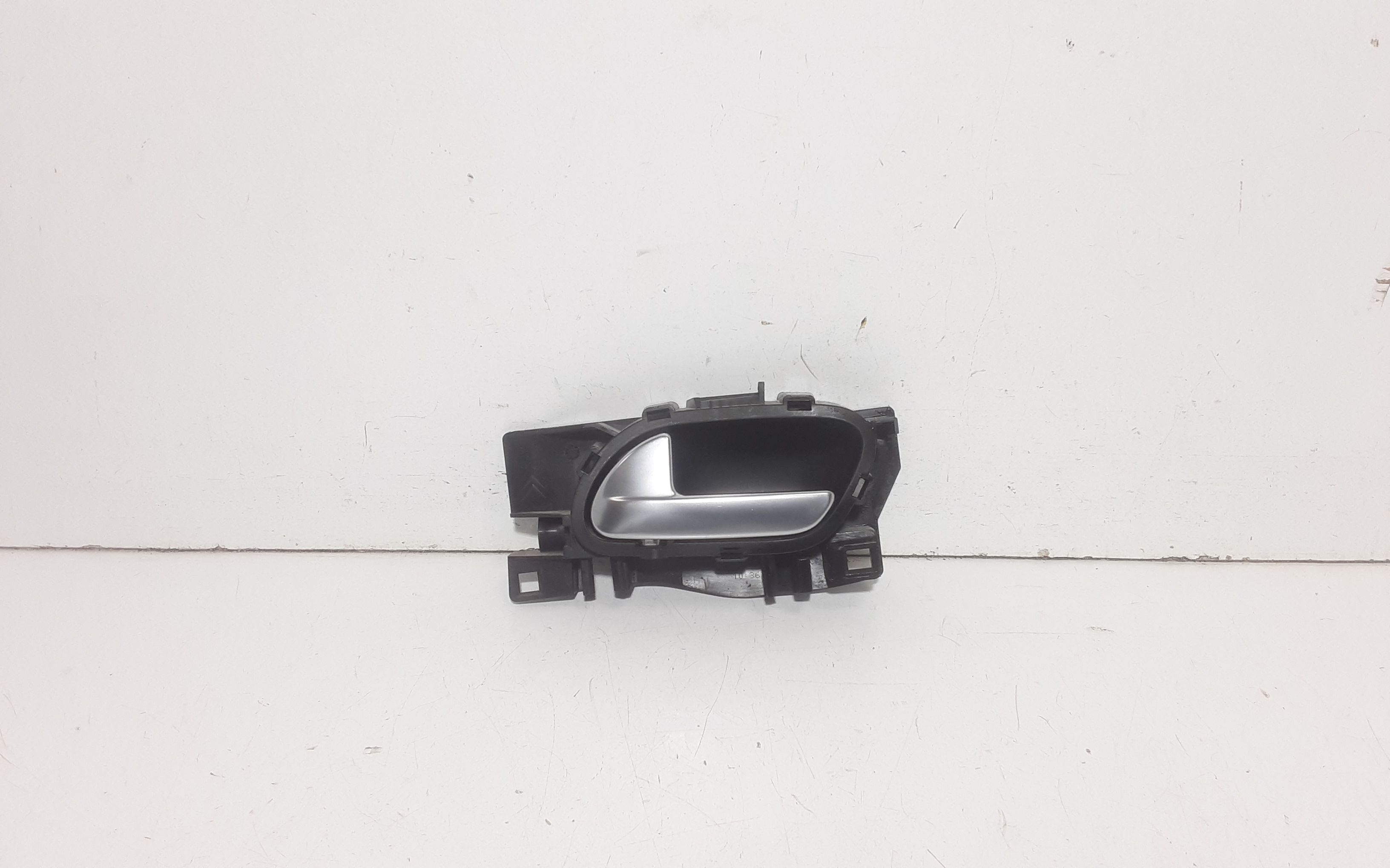 Maniglia Int. Apertura Porta Ant. Sinistro 9143N7 Usato