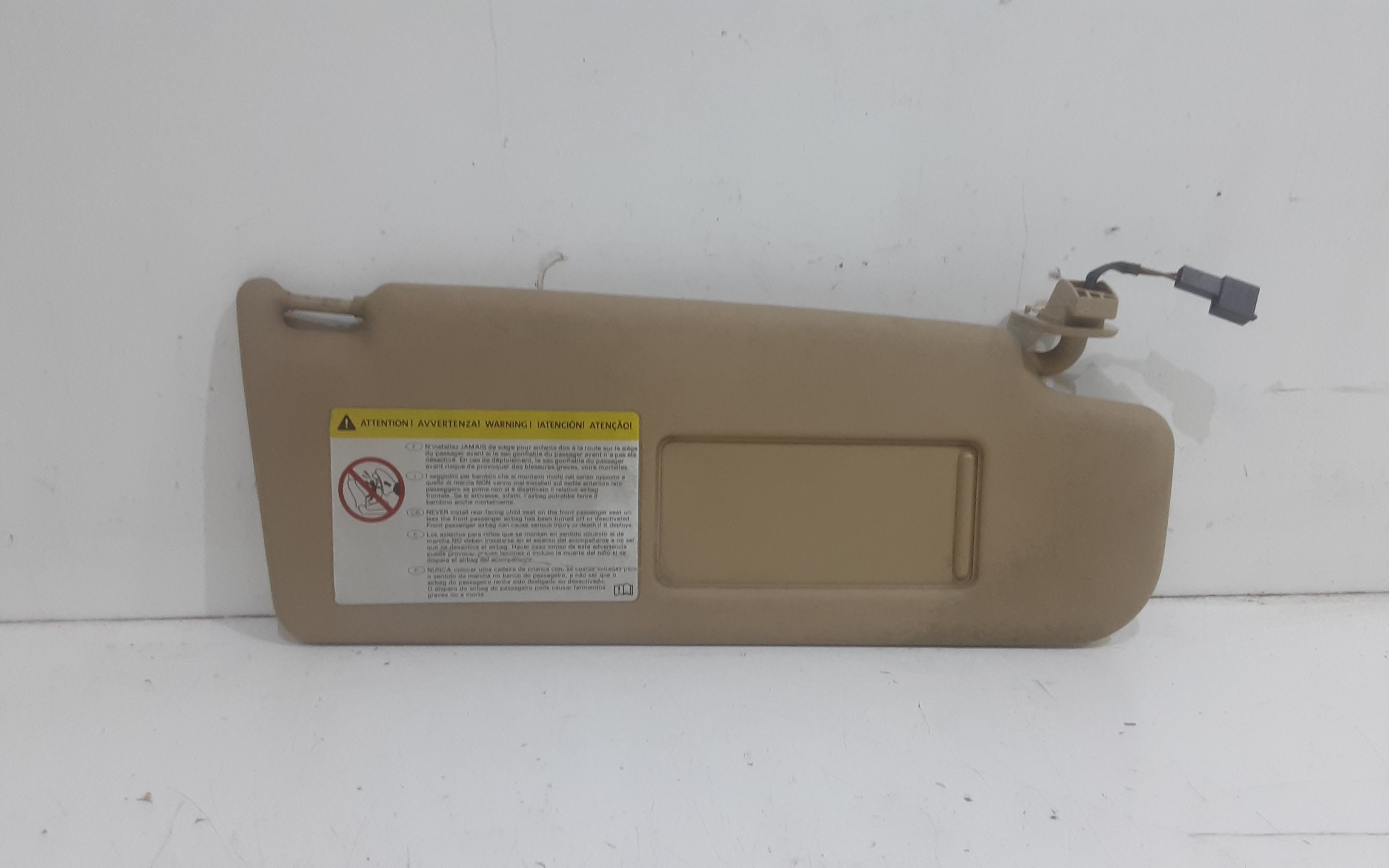 Aletta Parasole Parabrezza Destro 1K0857552H3V6 Usato