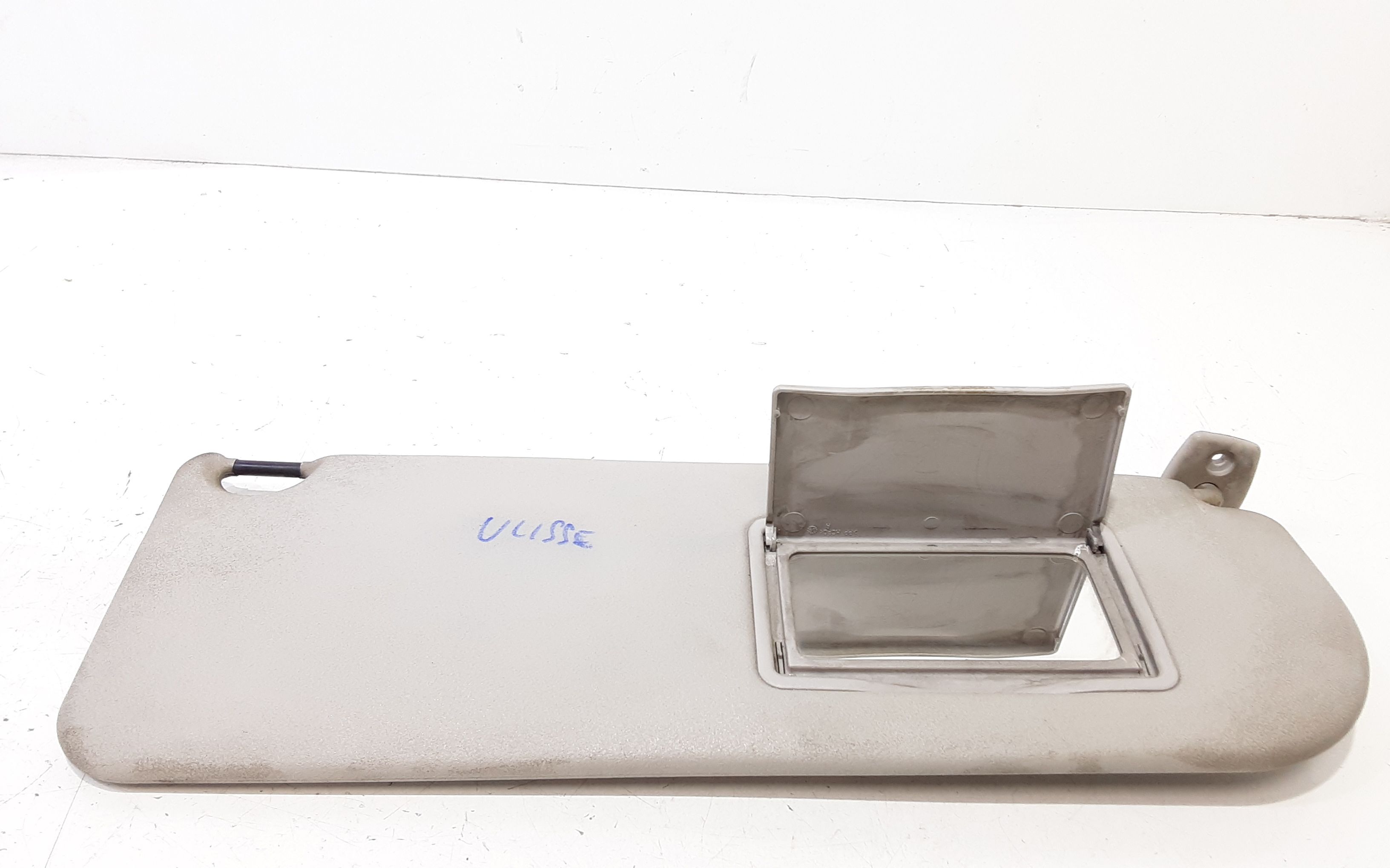 Aletta Parasole Parabrezza Destro 9467252077 Usato