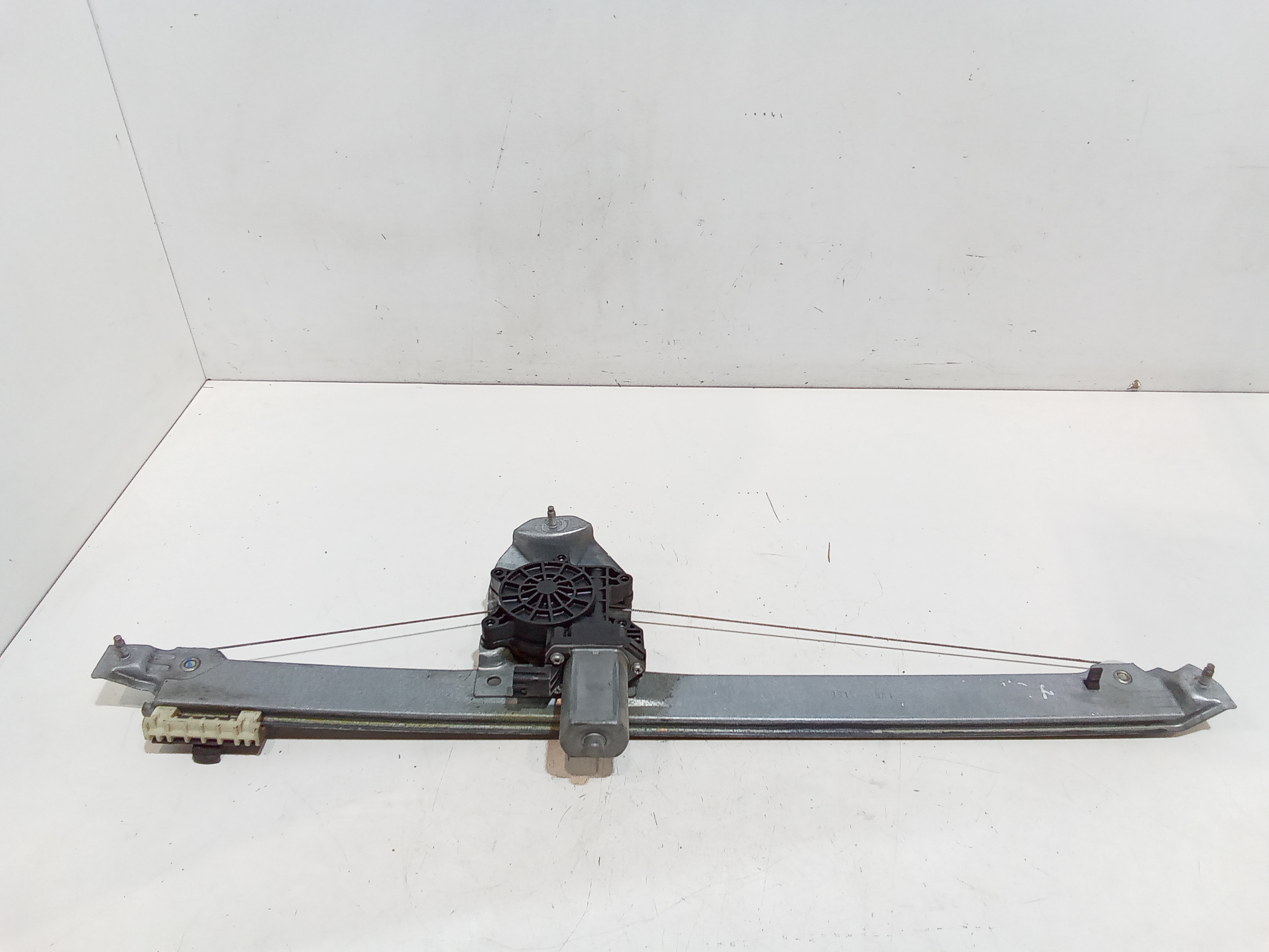 Alzacristallo Porta Ant. Destro Usato