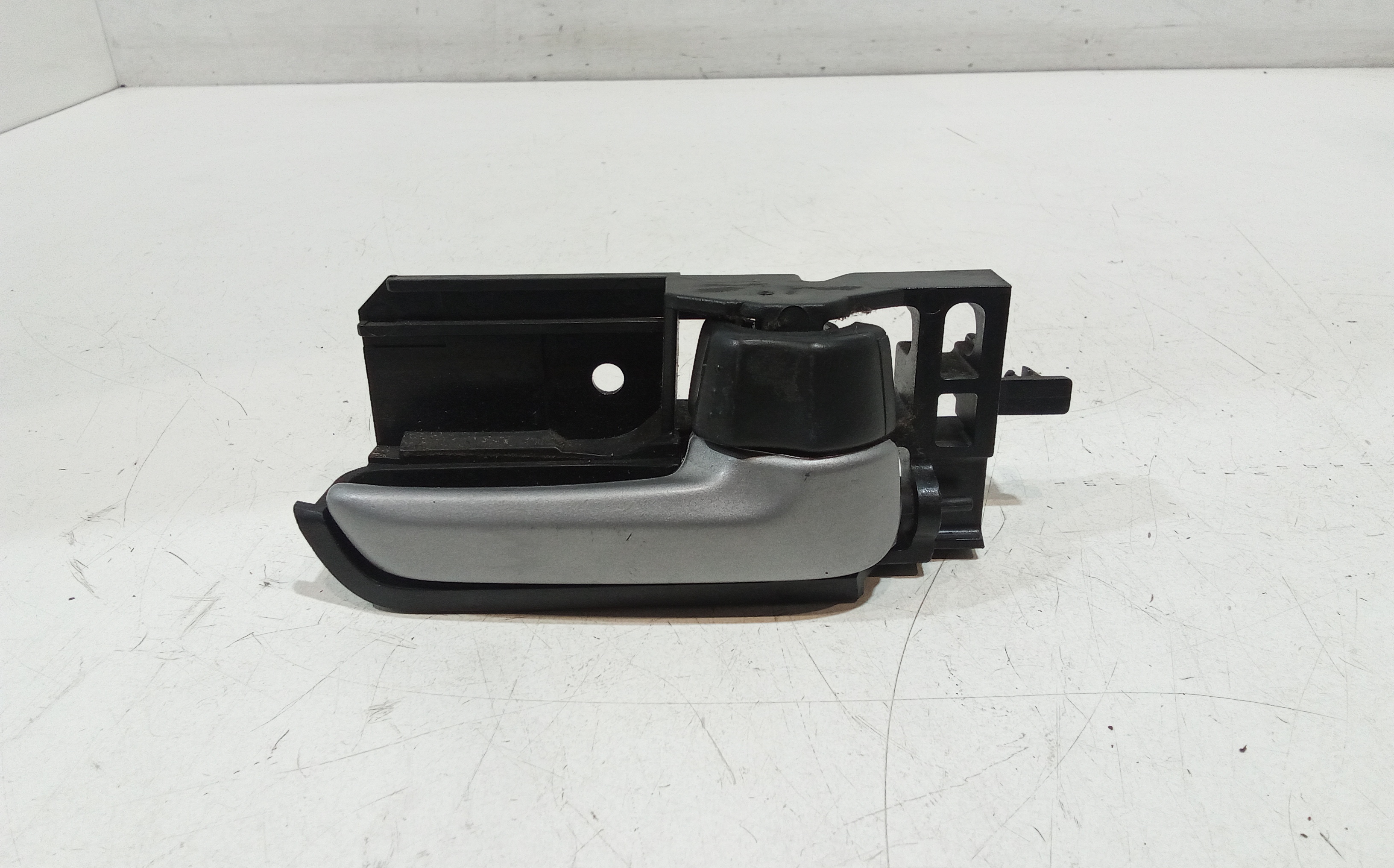 Maniglia Int. Apertura Porta Ant. Destro Usato