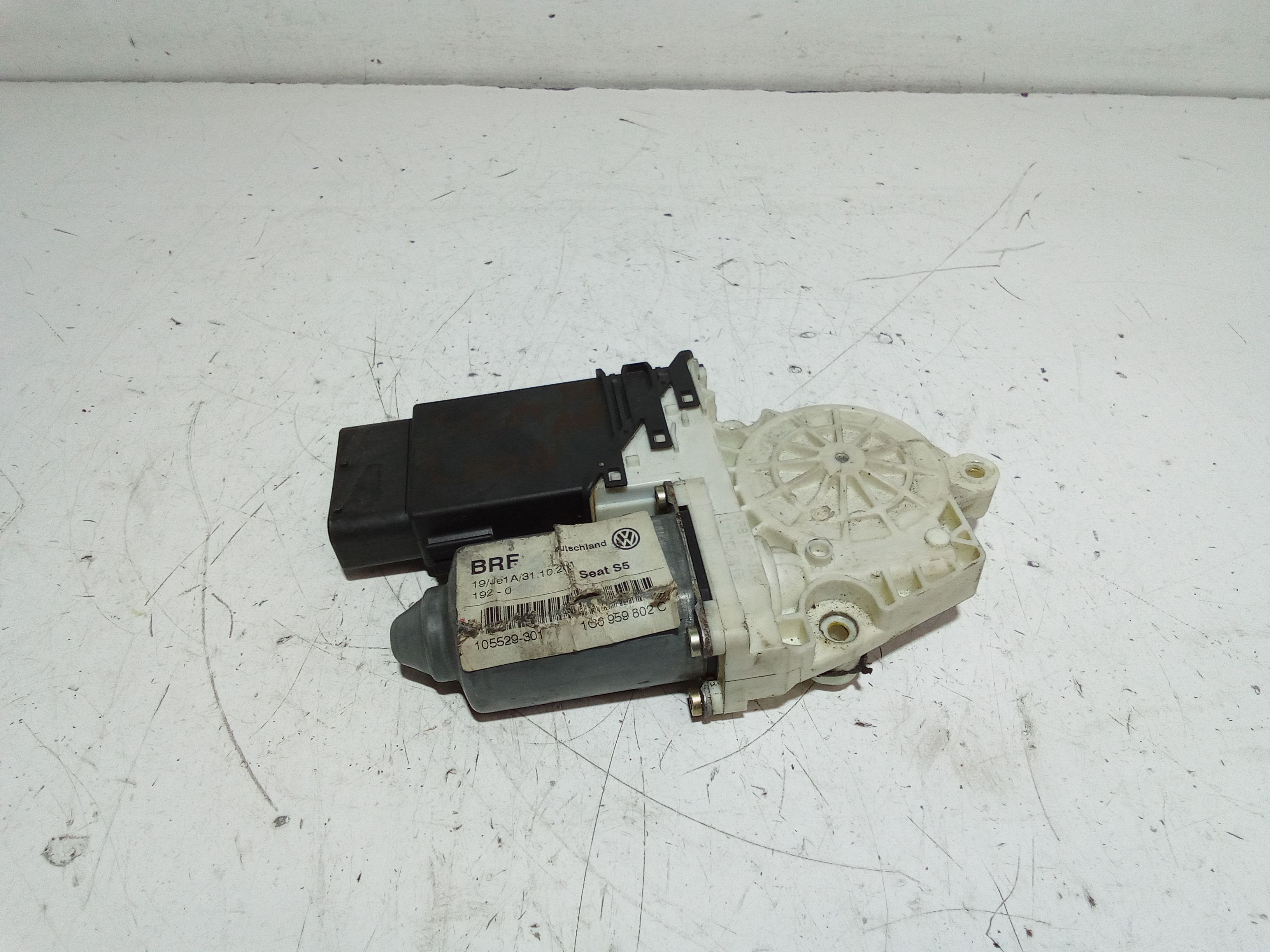 Motorino Alzacristallo Porta Ant. Destro 1J1959802D01C Usato