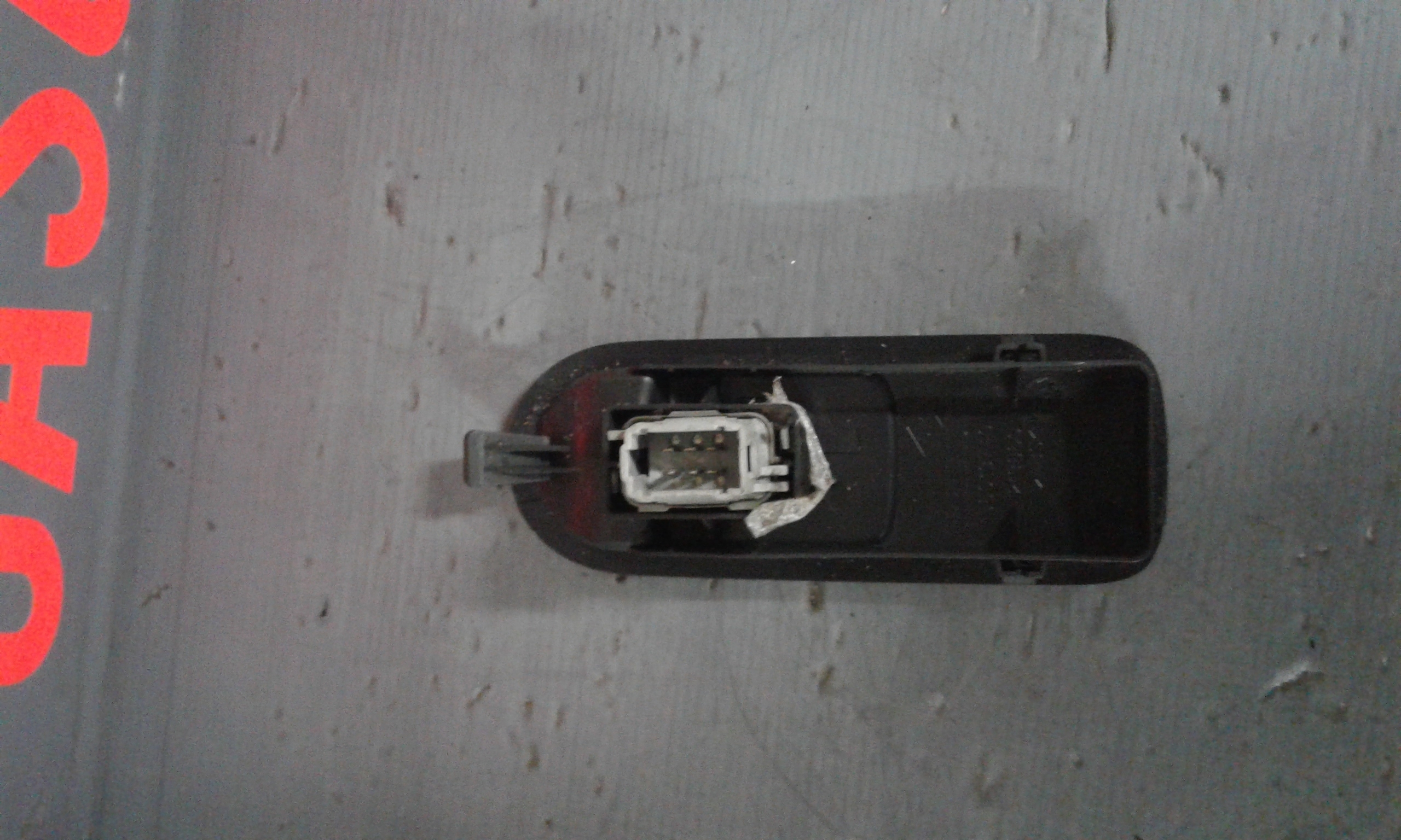 Interruttore Alzacristalli Porta Ant. Destro 8200220511 Usato