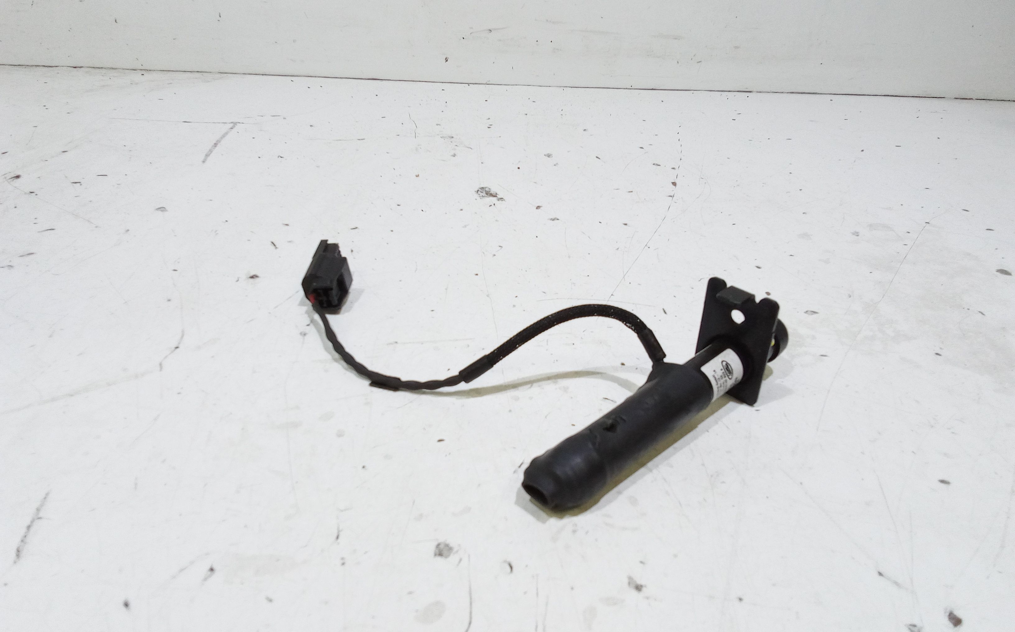 Attuatore Apertura/chiusura Cofano Ant. Destro Usato