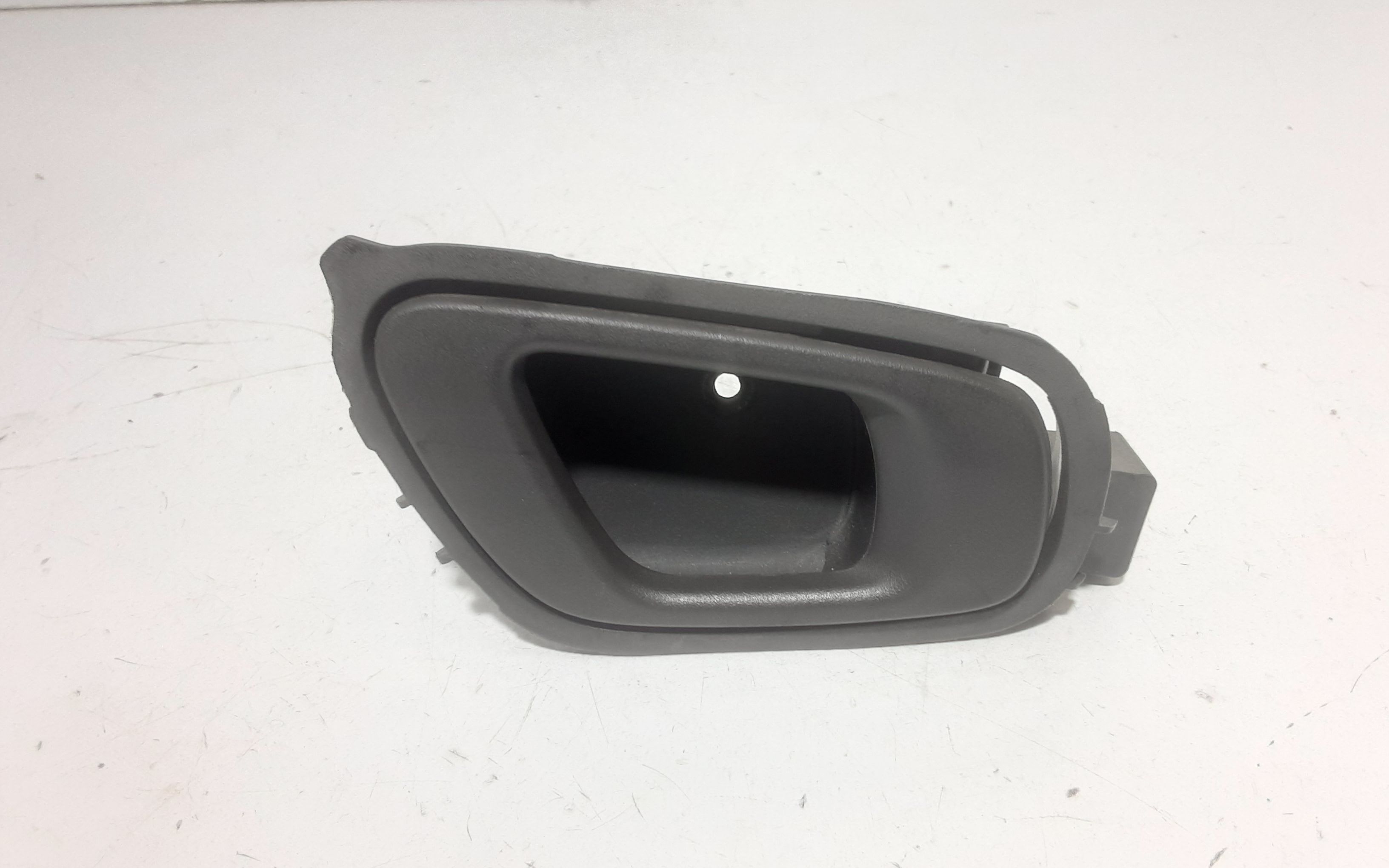 Maniglia Int. Apertura Porta Post. Destro 96981779 Usato