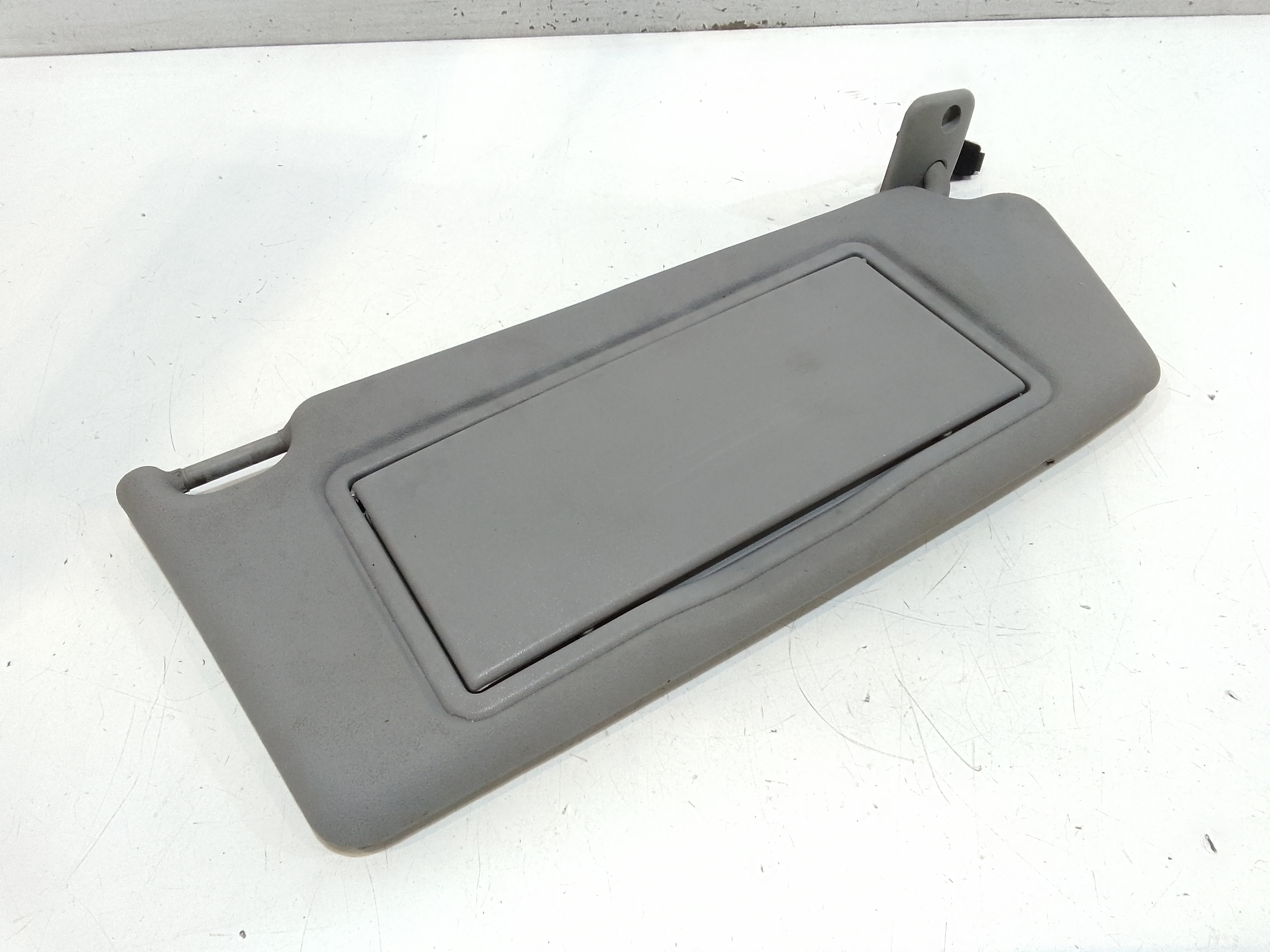 Aletta Parasole Parabrezza Destro 13113045 Usato