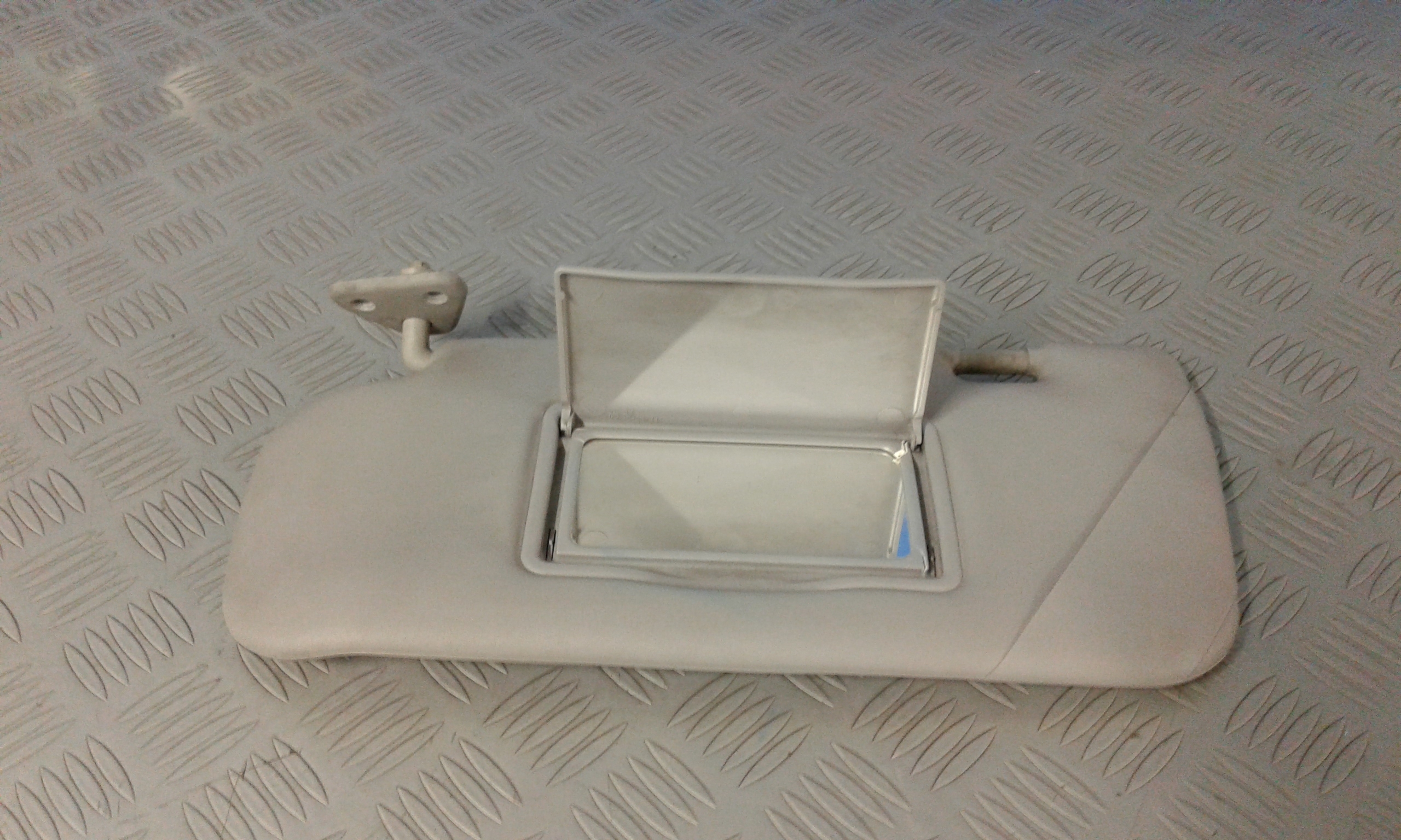 Aletta Parasole Parabrezza Sinistro 964019F600 Usato