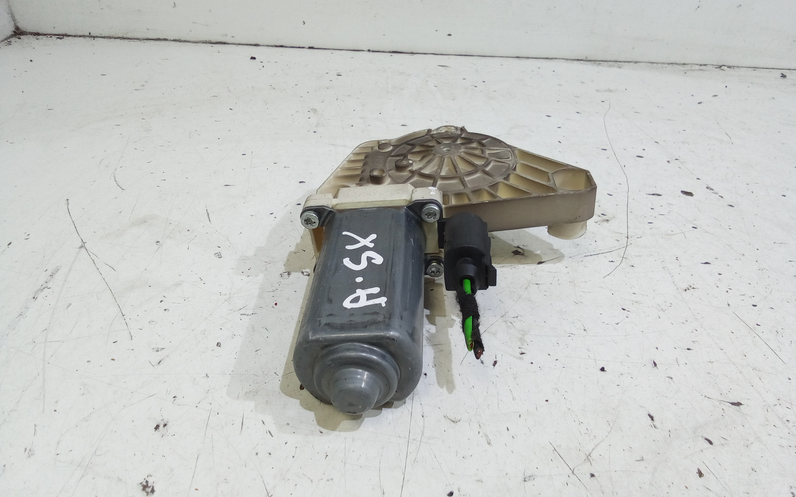 Motorino Alzacristallo Porta Ant. Sinistro A1698204142 Usato