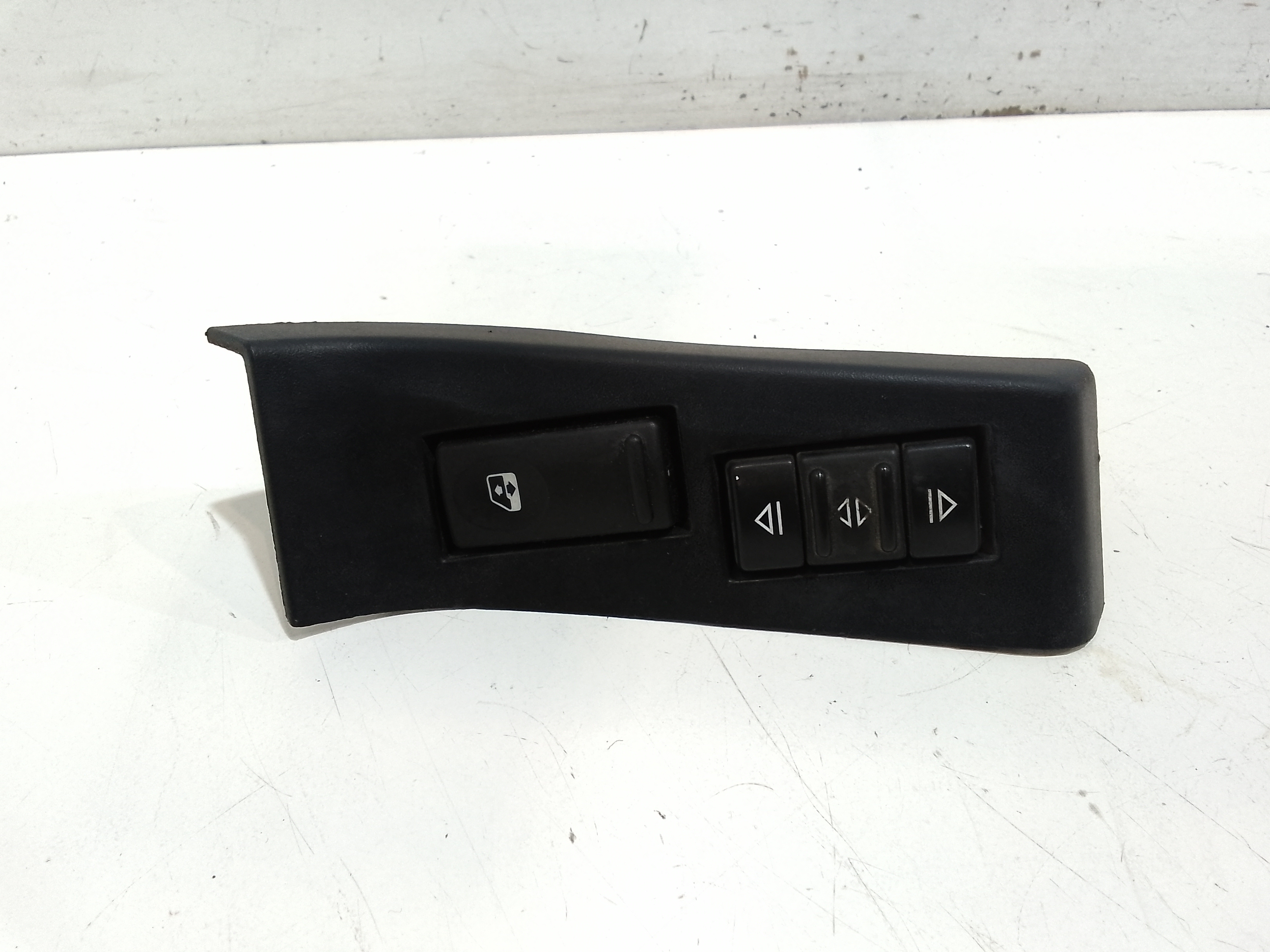 Interruttore Alzacristalli Porta Ant. Sinistro Usato